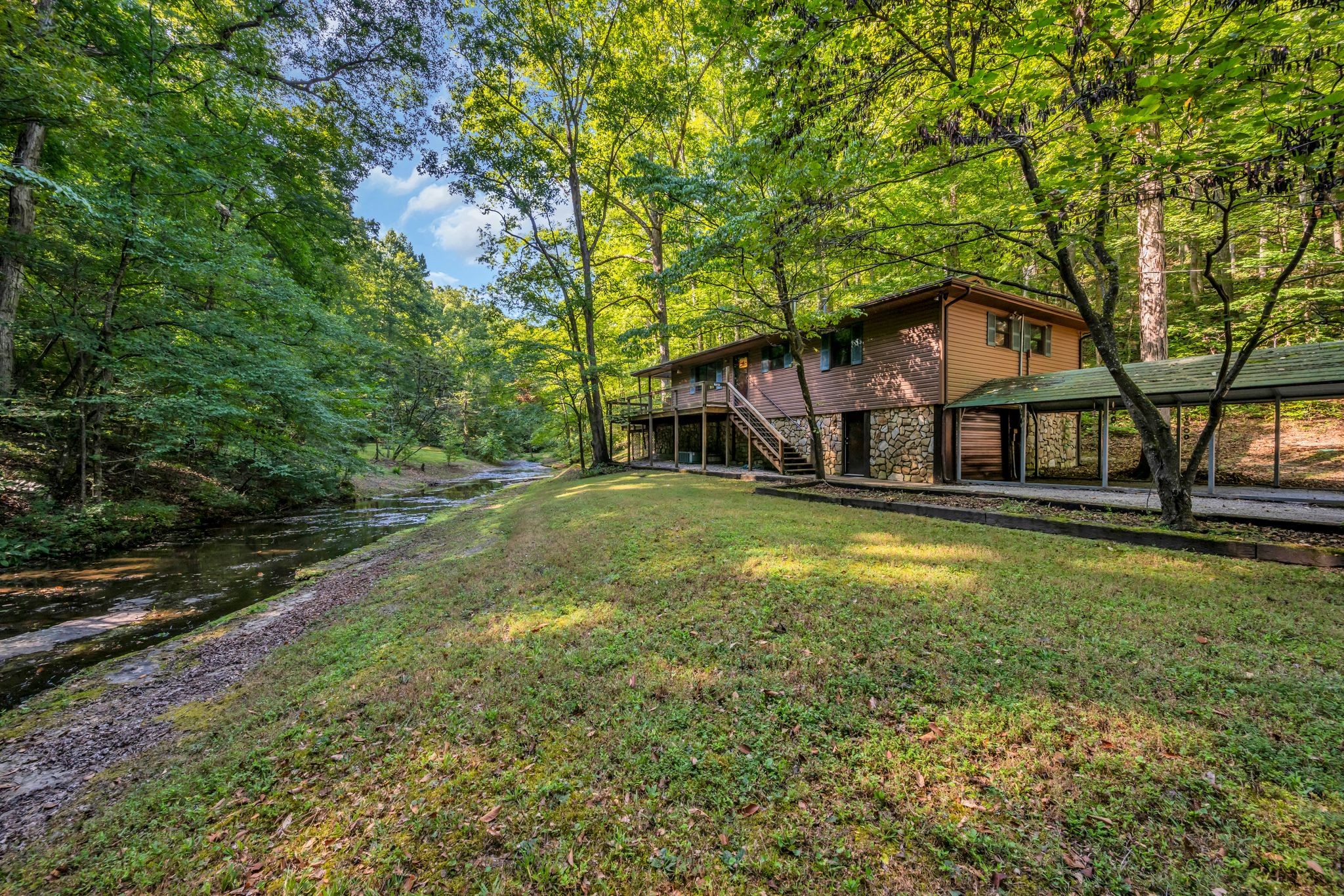 1255 Deerfoot Drive