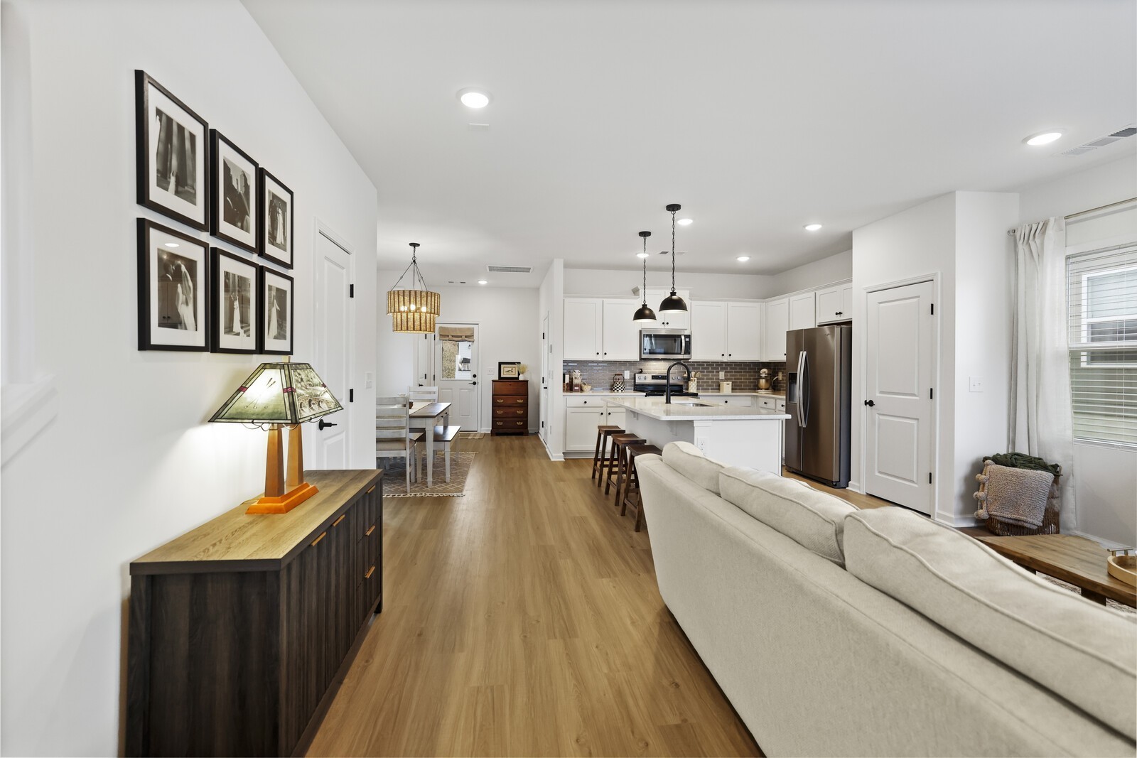 213 Oasis Dr