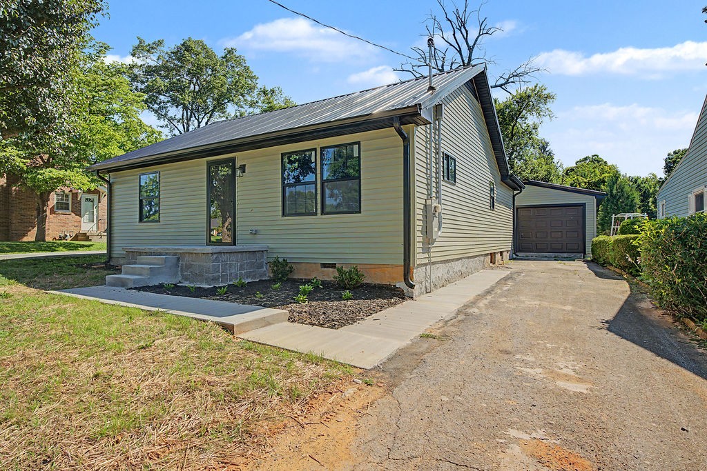 20 Robin Rd