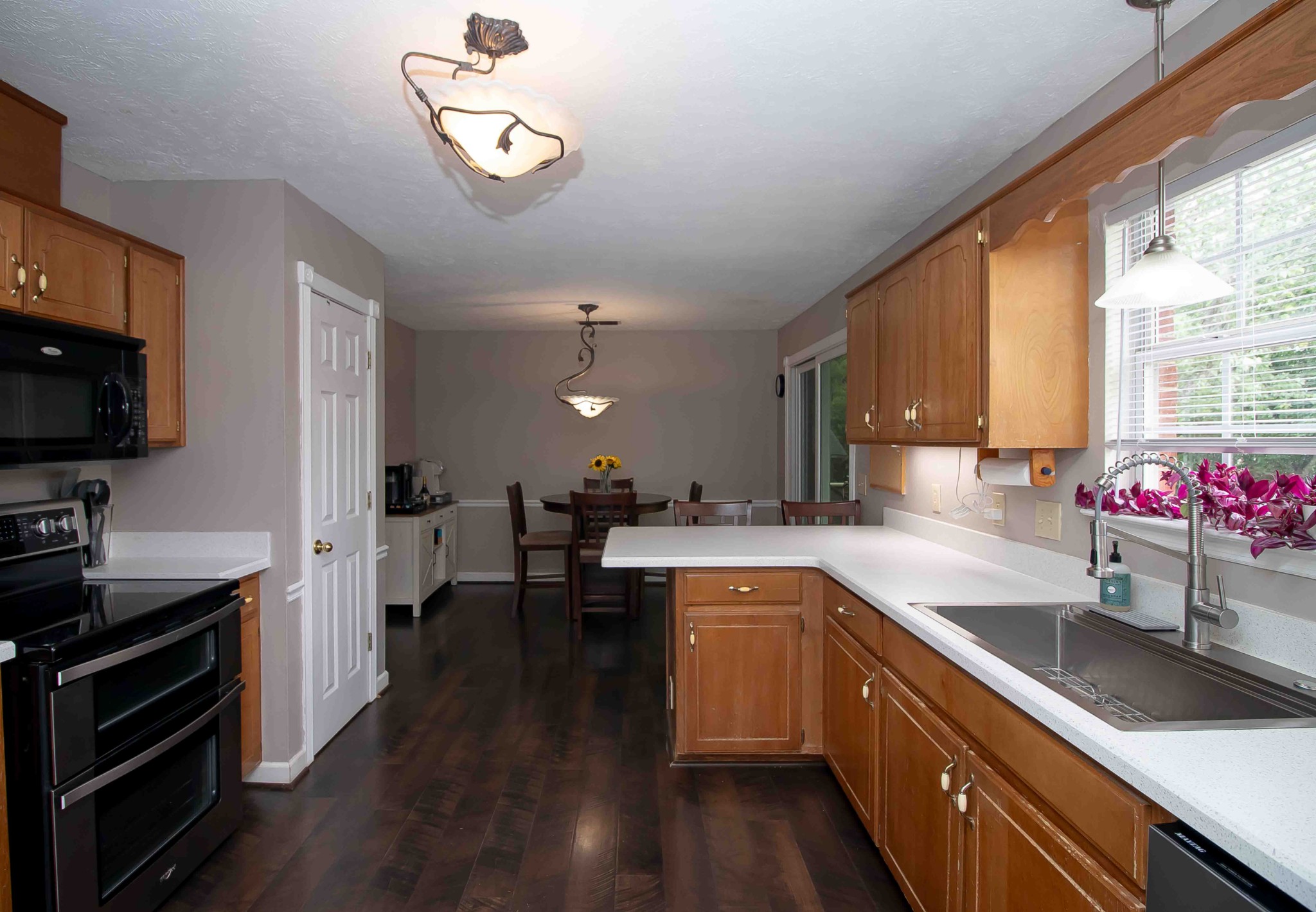 114 Lake Forest Dr
