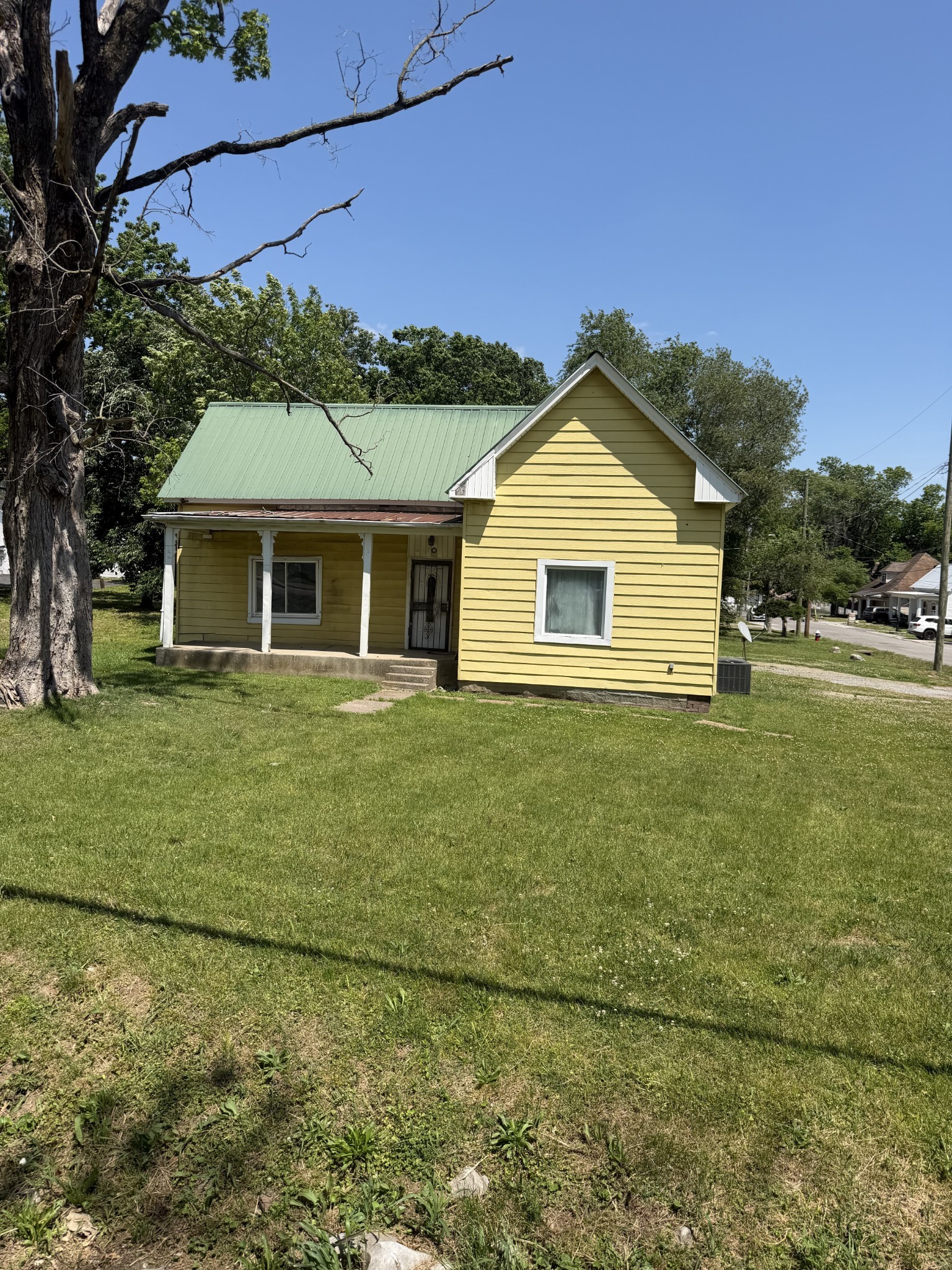 1508 S Main St