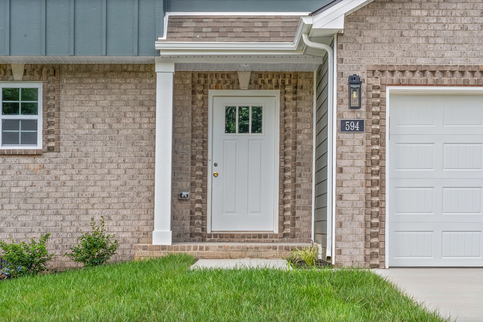 594 Willow Park Dr