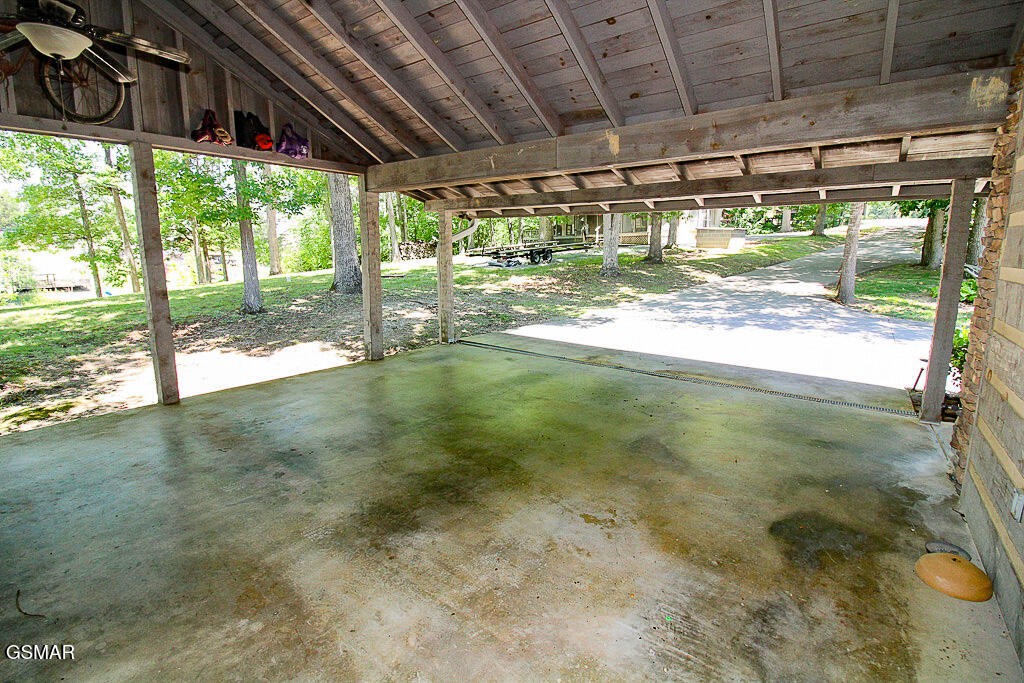 902 Lake View Road