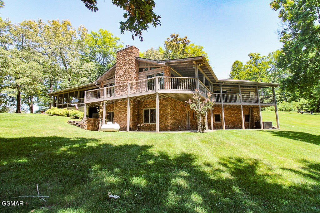 902 Lake View Road