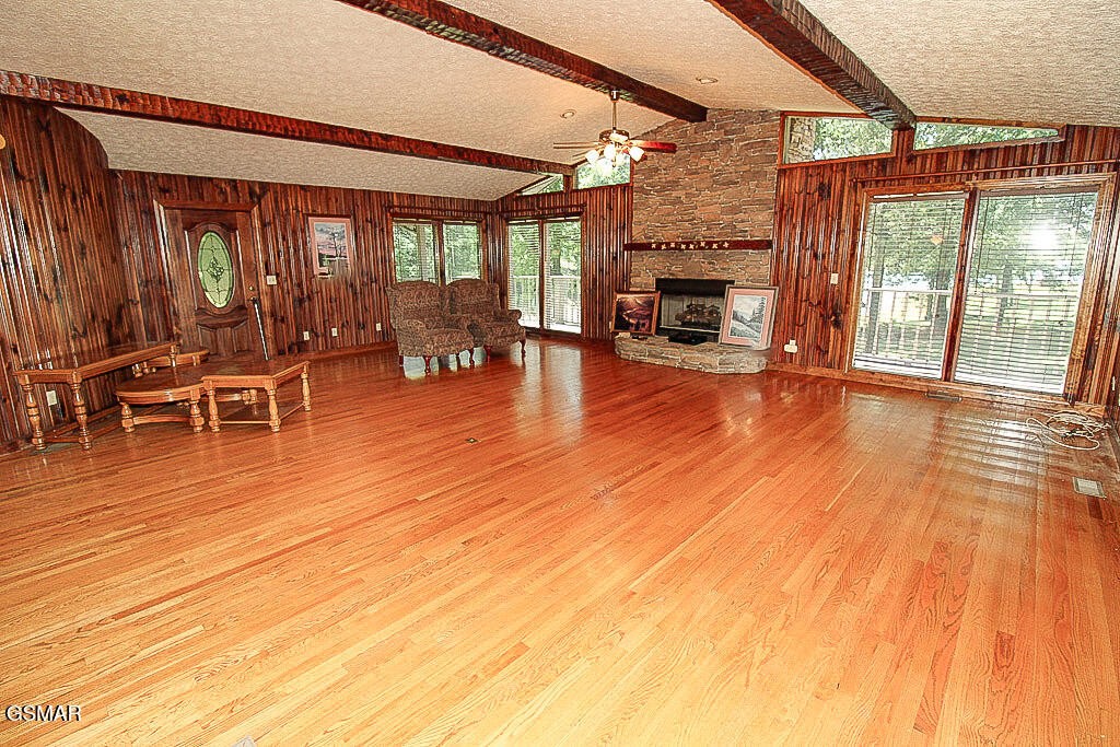 902 Lake View Road
