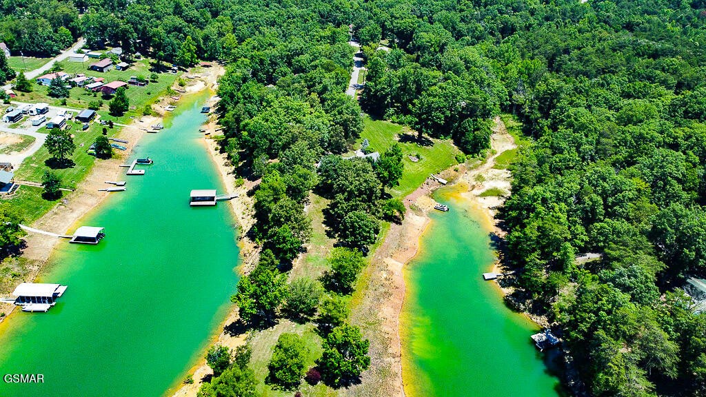 902 Lake View Road