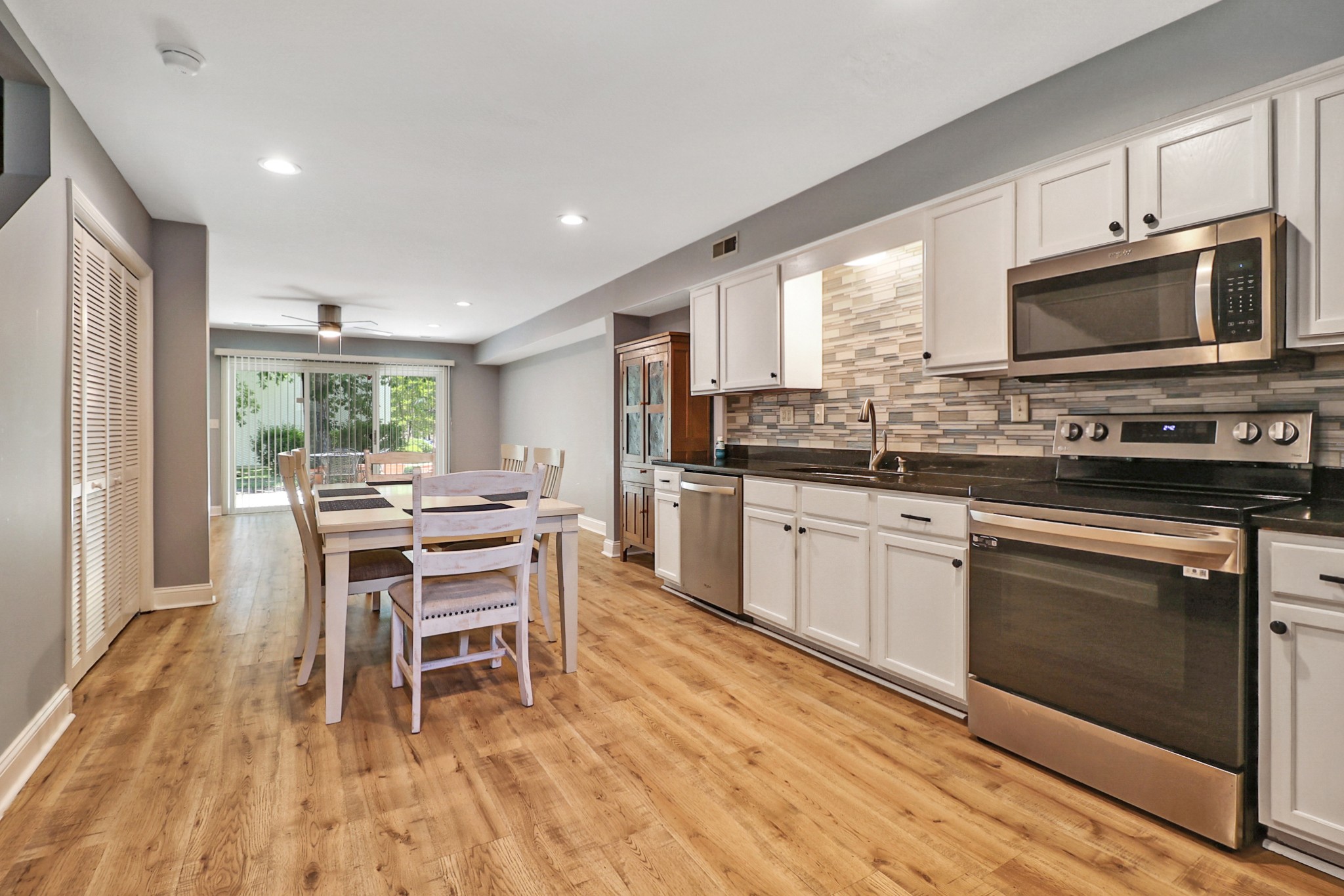48 Wilshire Heights Dr
