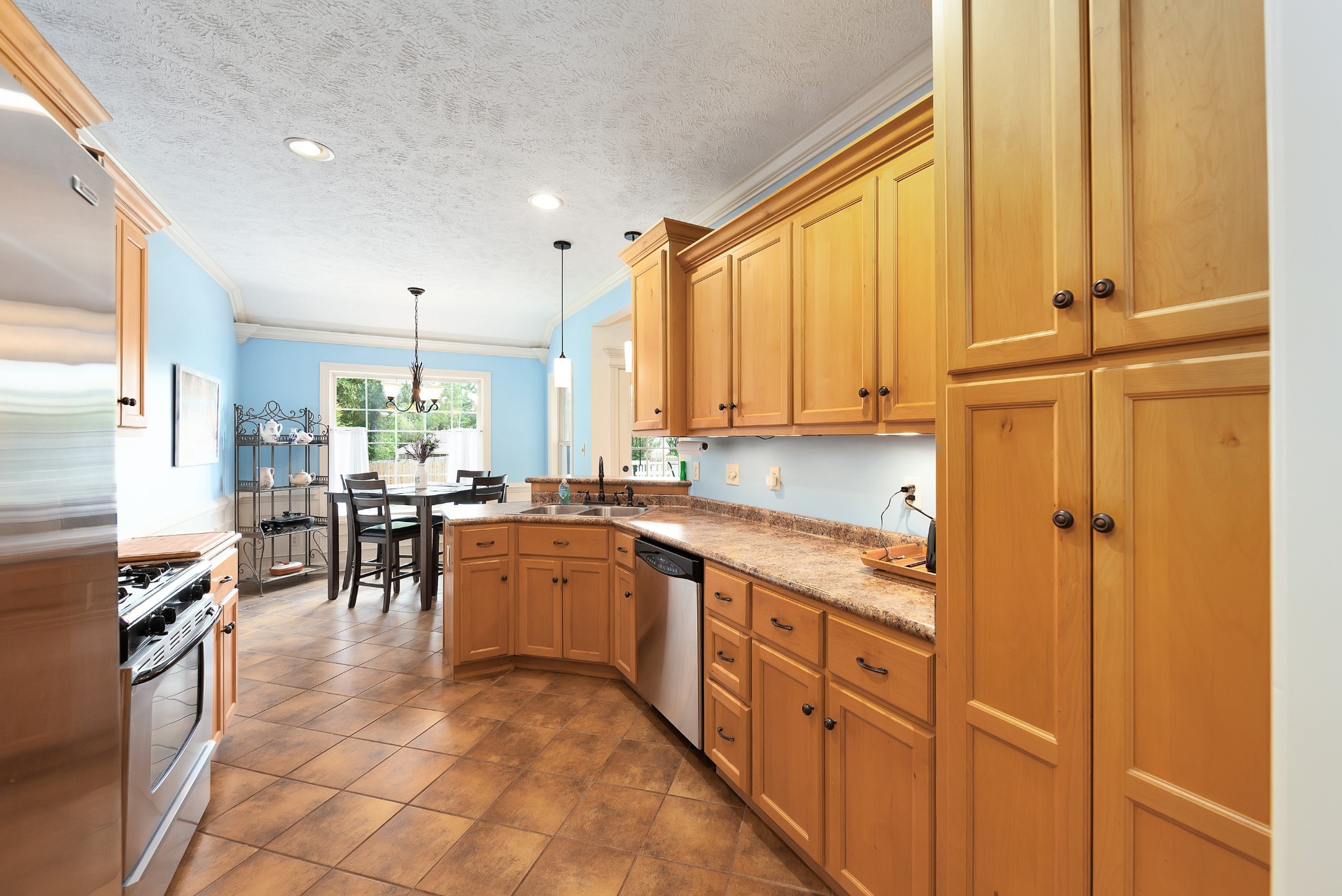 87 Lennox Village Dr
