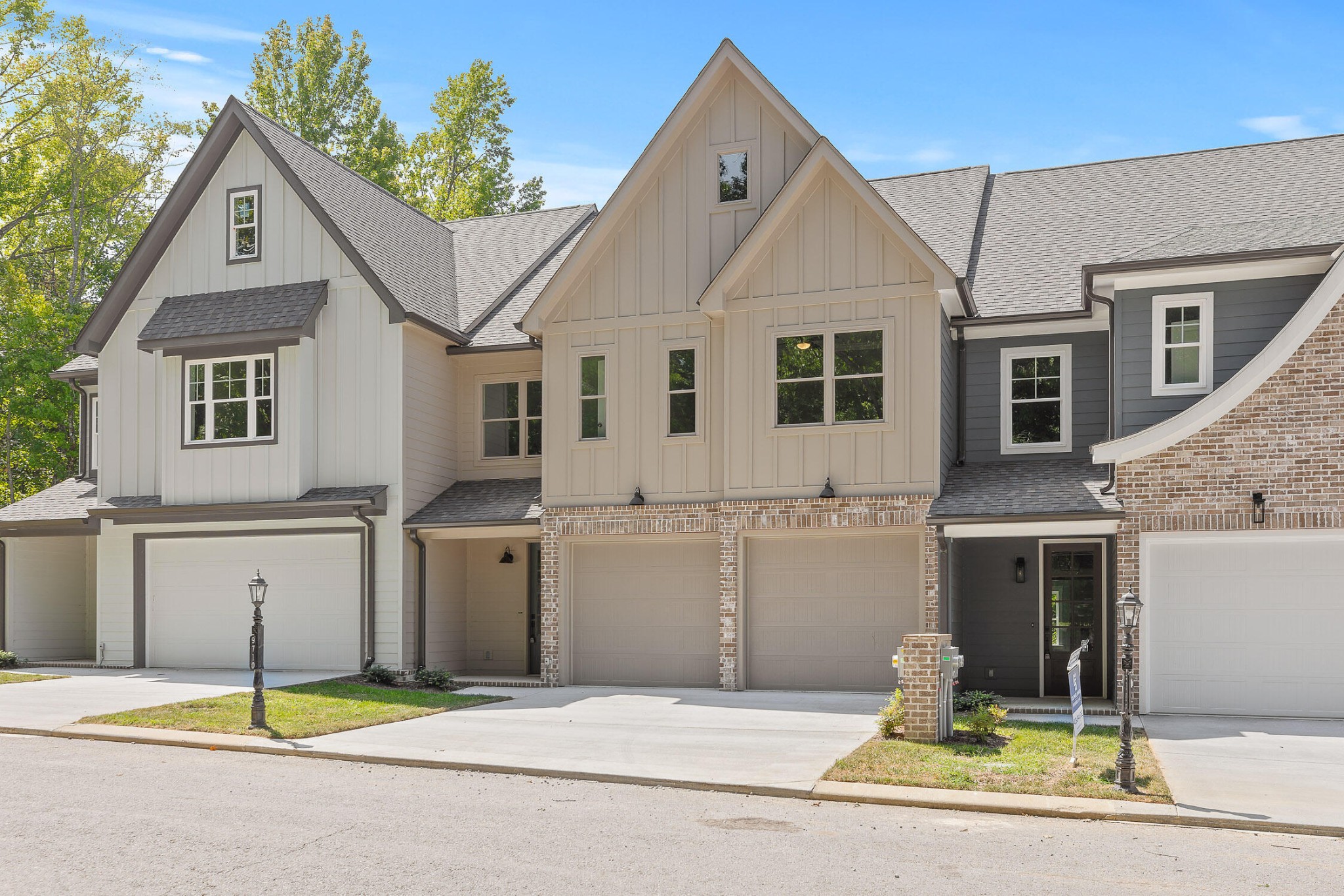 9710 Dutton Lane