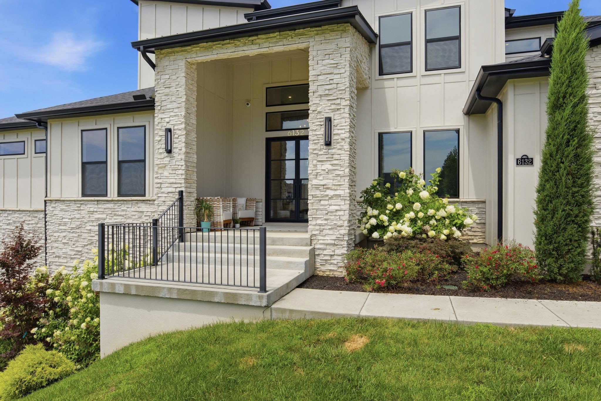 6132 Lookaway Cir