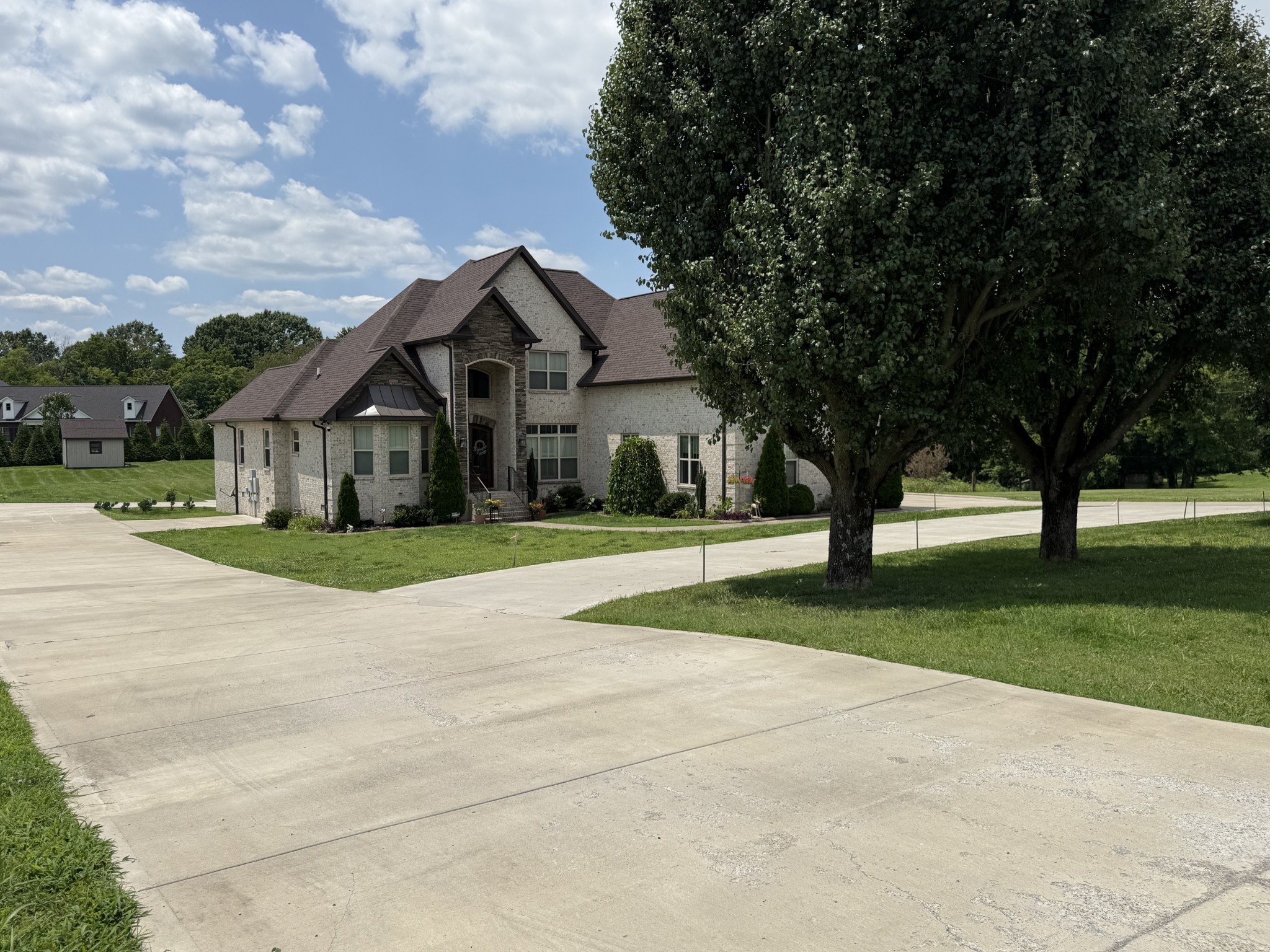 758 Waldron Rd