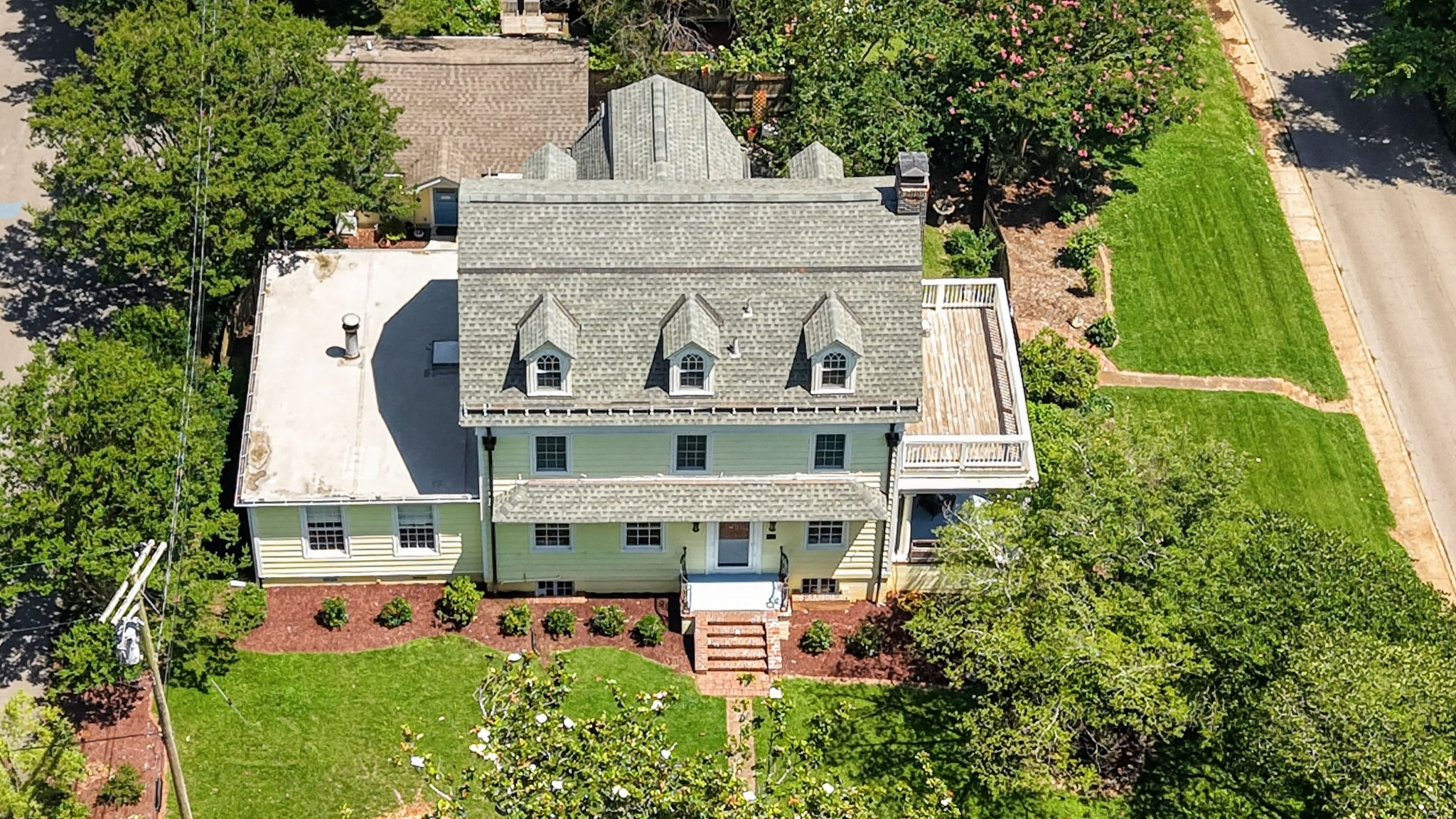 1104 Riverside Rd