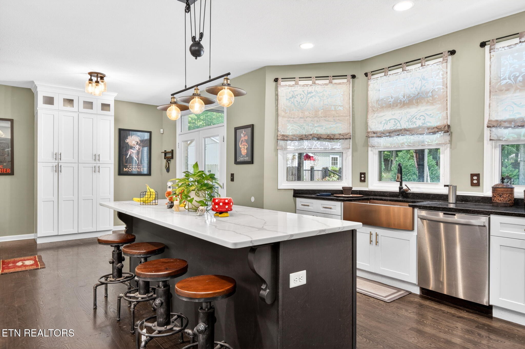 307 Laurel Circle