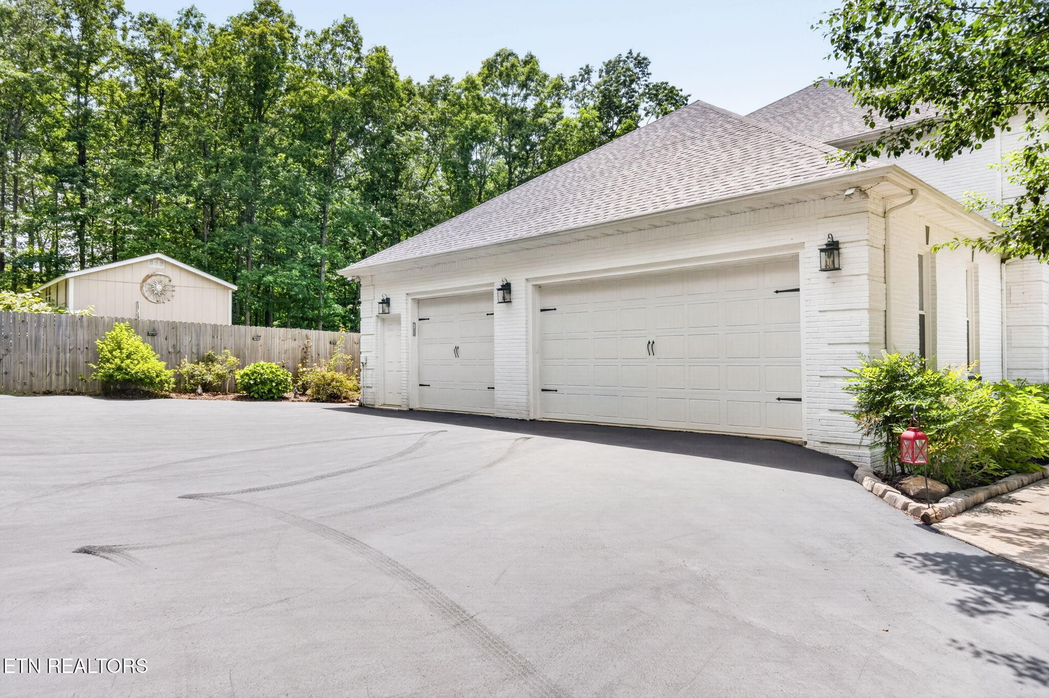 307 Laurel Circle