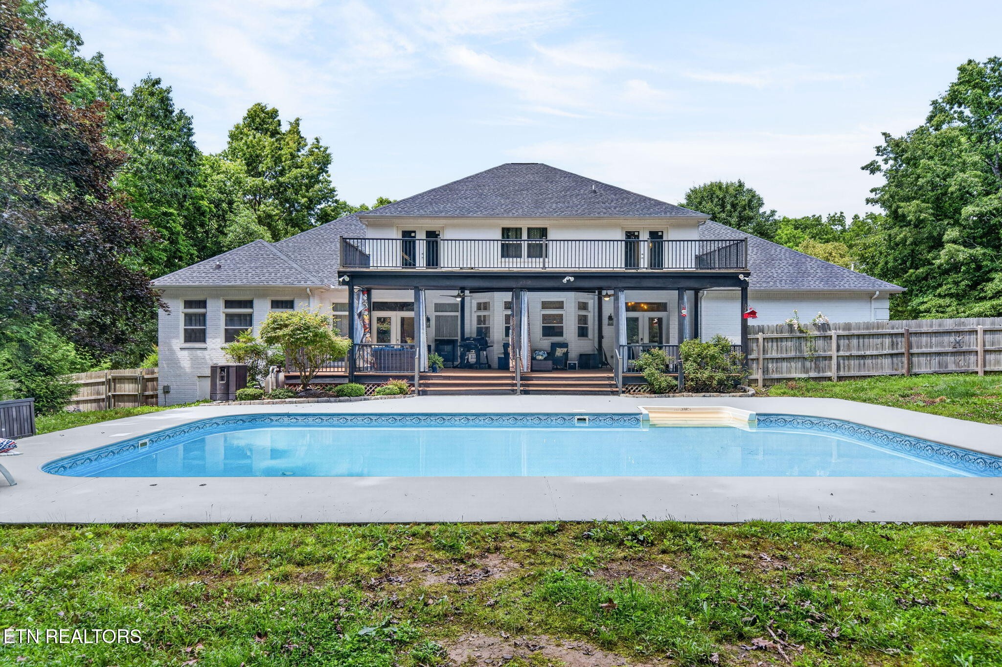 307 Laurel Circle