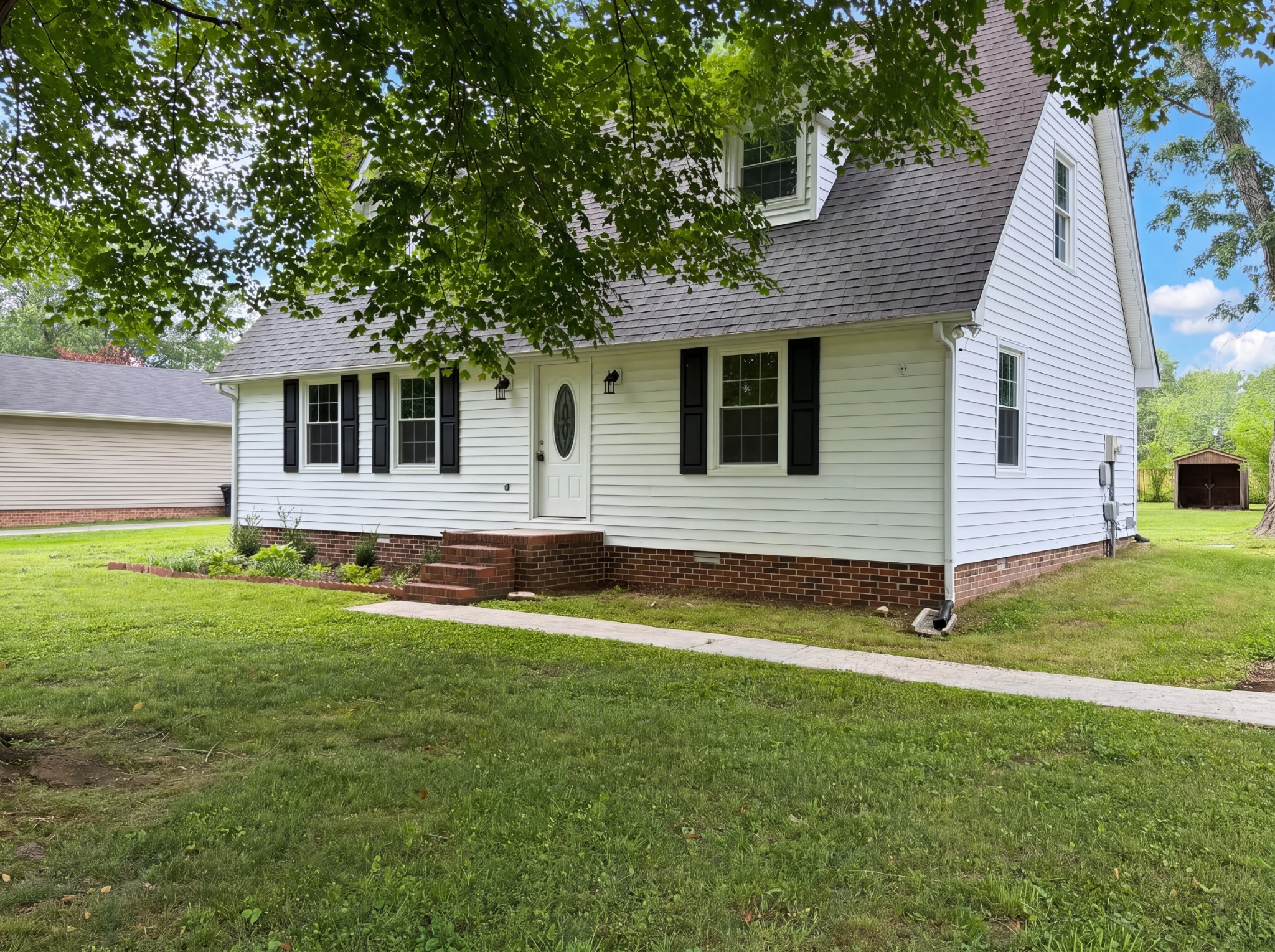 108 Lemont Ln