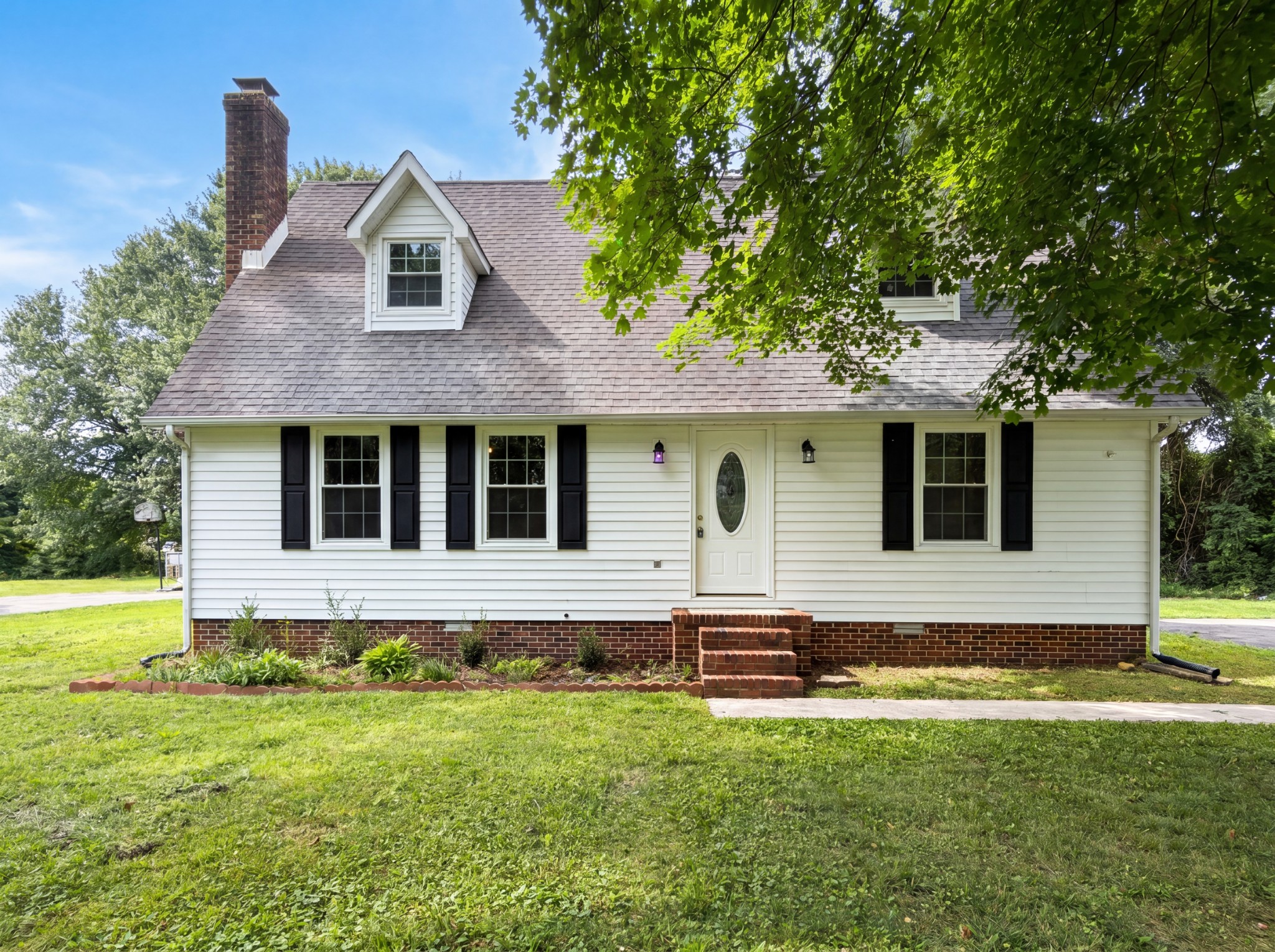 108 Lemont Ln