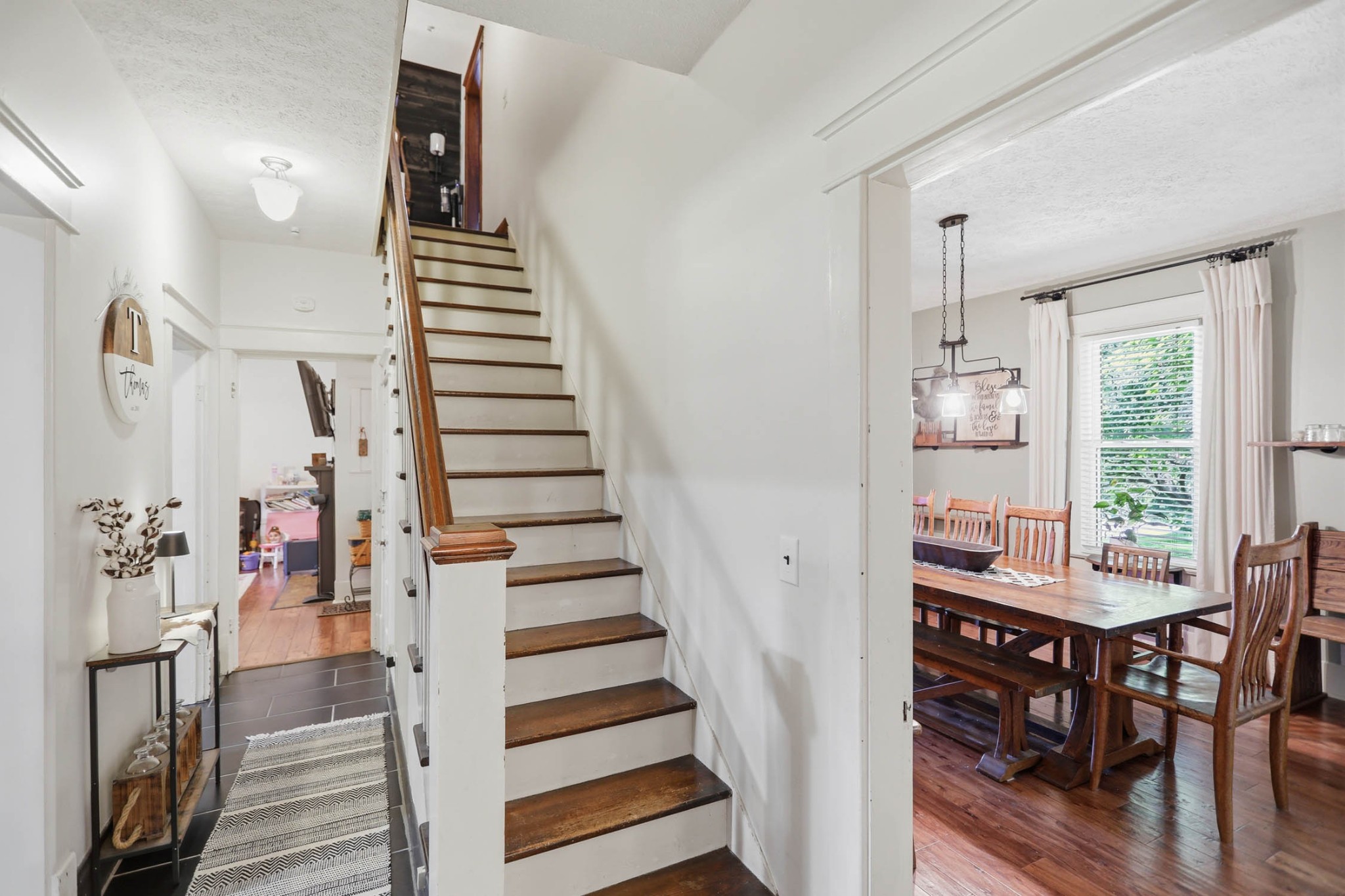 8157 Highway 49, E