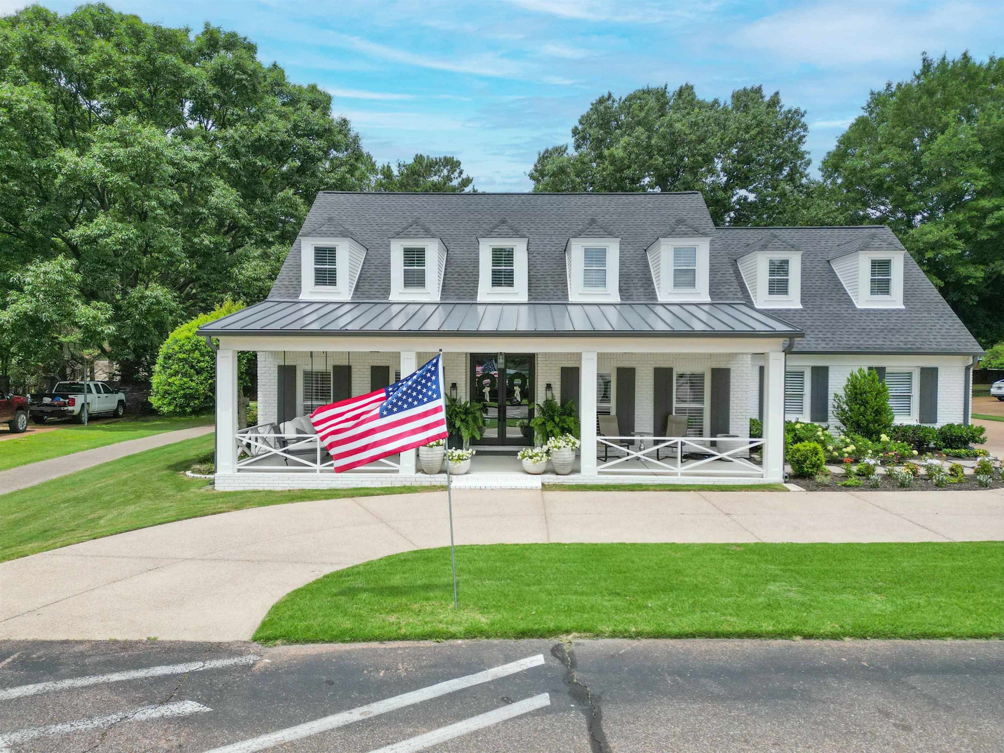 2125 W GLENALDEN DR