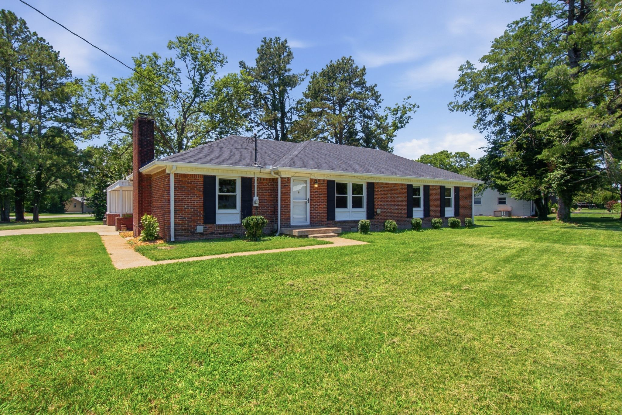 202 Derby Ln