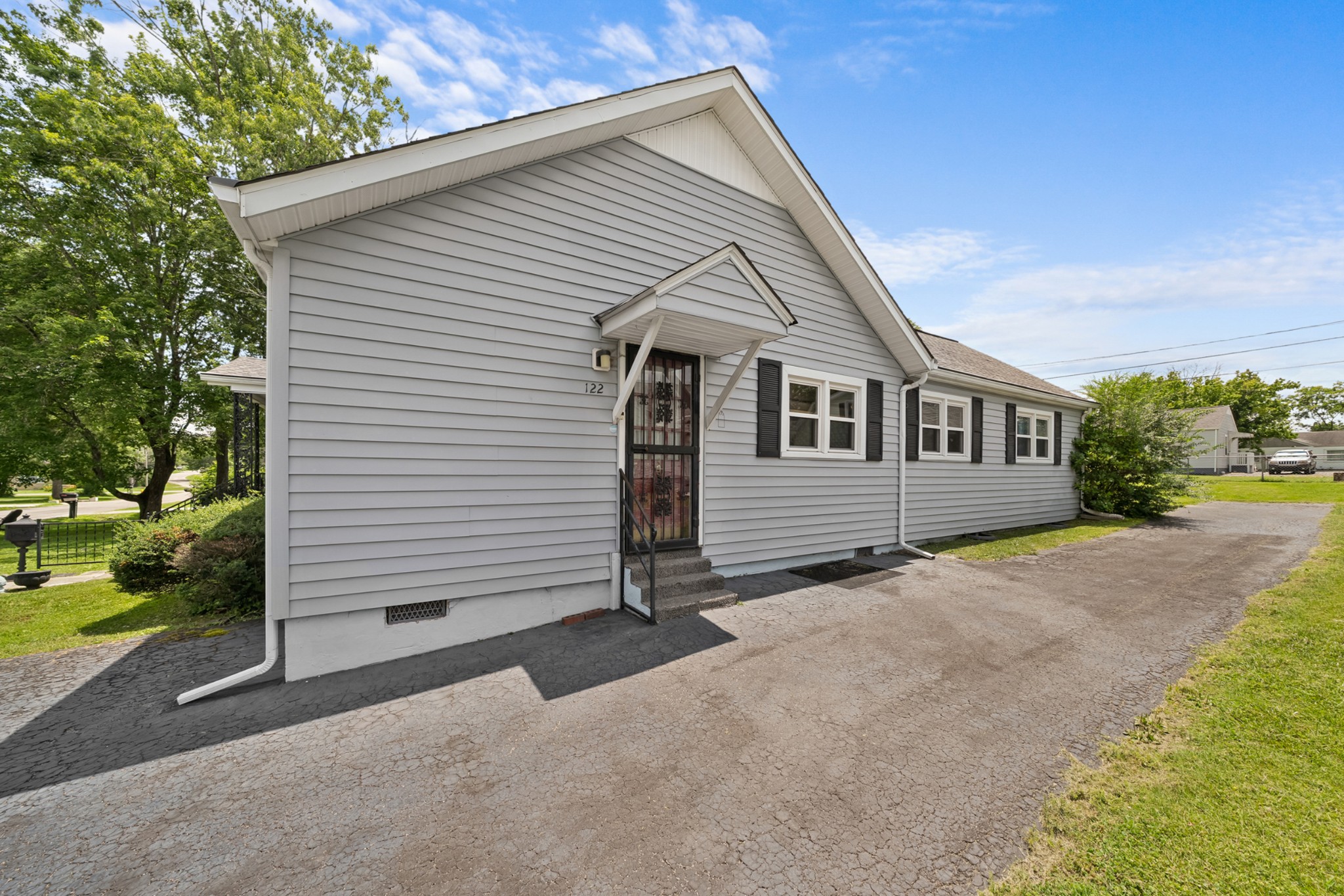 122 Anderson Dr