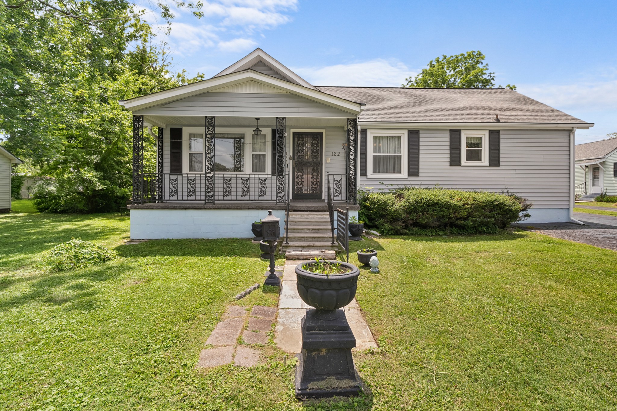122 Anderson Dr