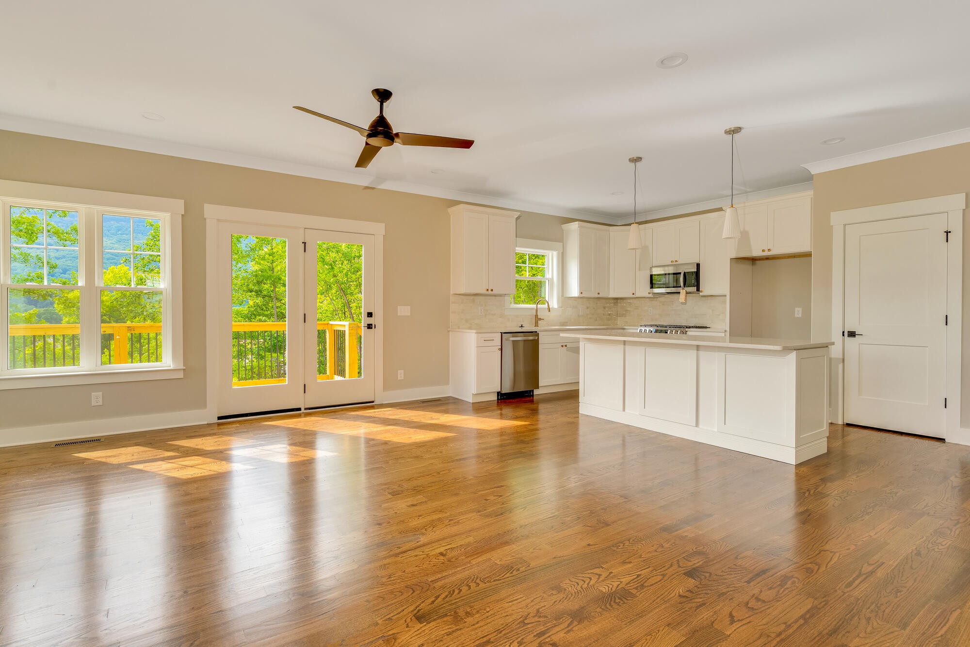 613 W View Road
