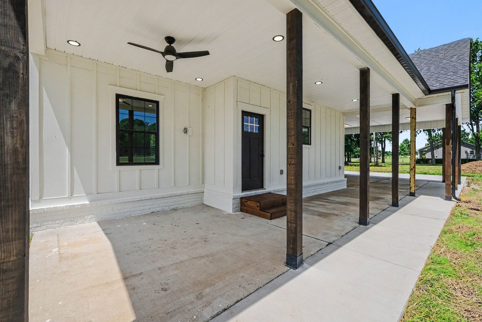 1798 Twin Caves Dr