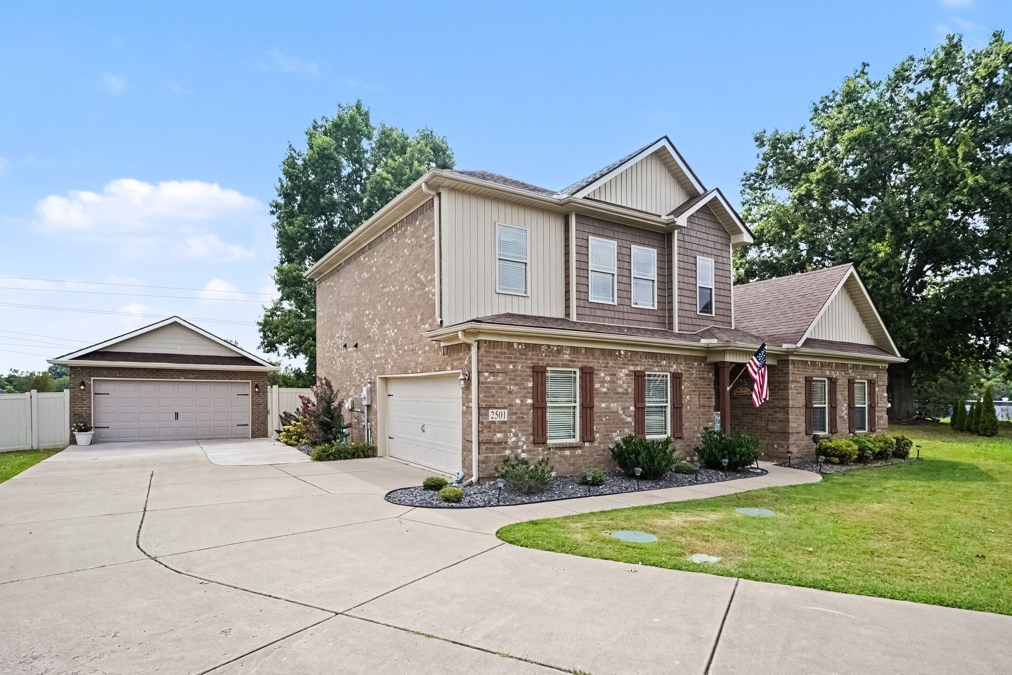 2501 Pinnacle Dr