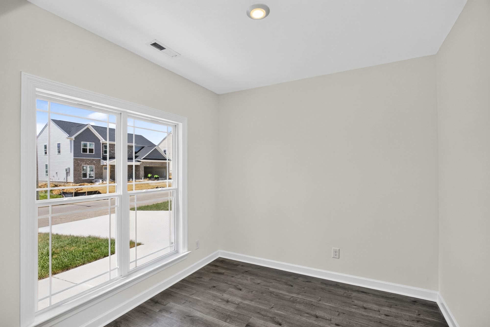 5023 Salient Dr