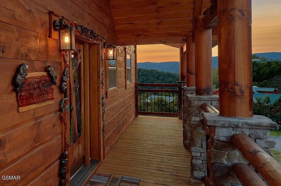 3286 Lonesome Pine Way