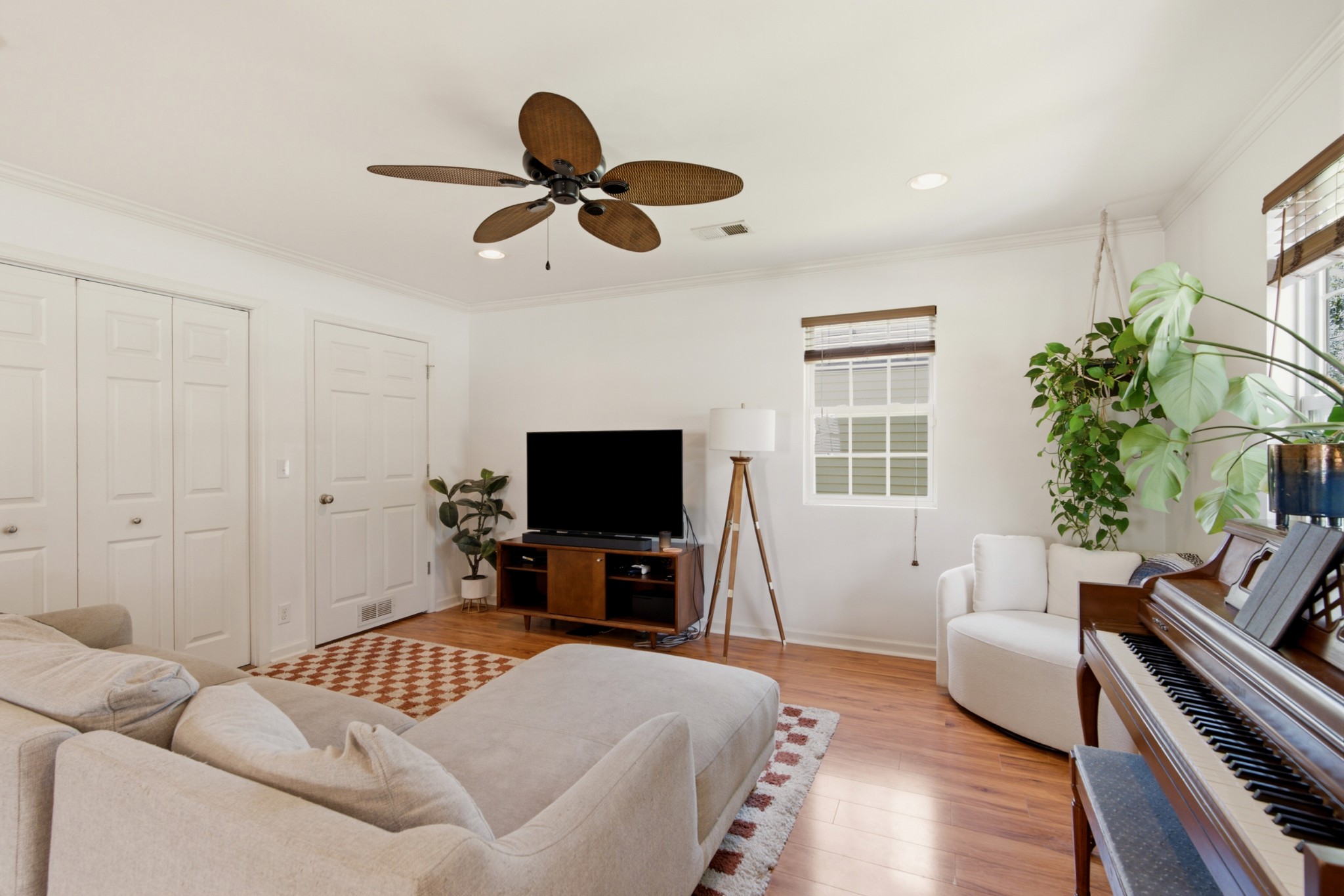 208 East Ave