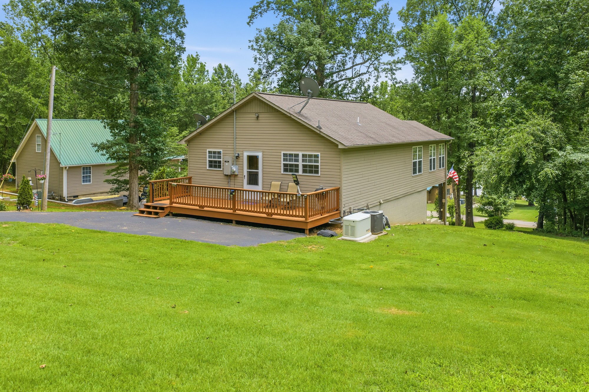 300 Featherfoot Parkway Loop