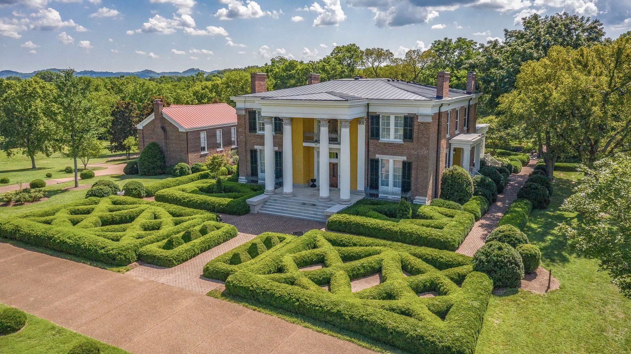 1711 Old Hillsboro Road