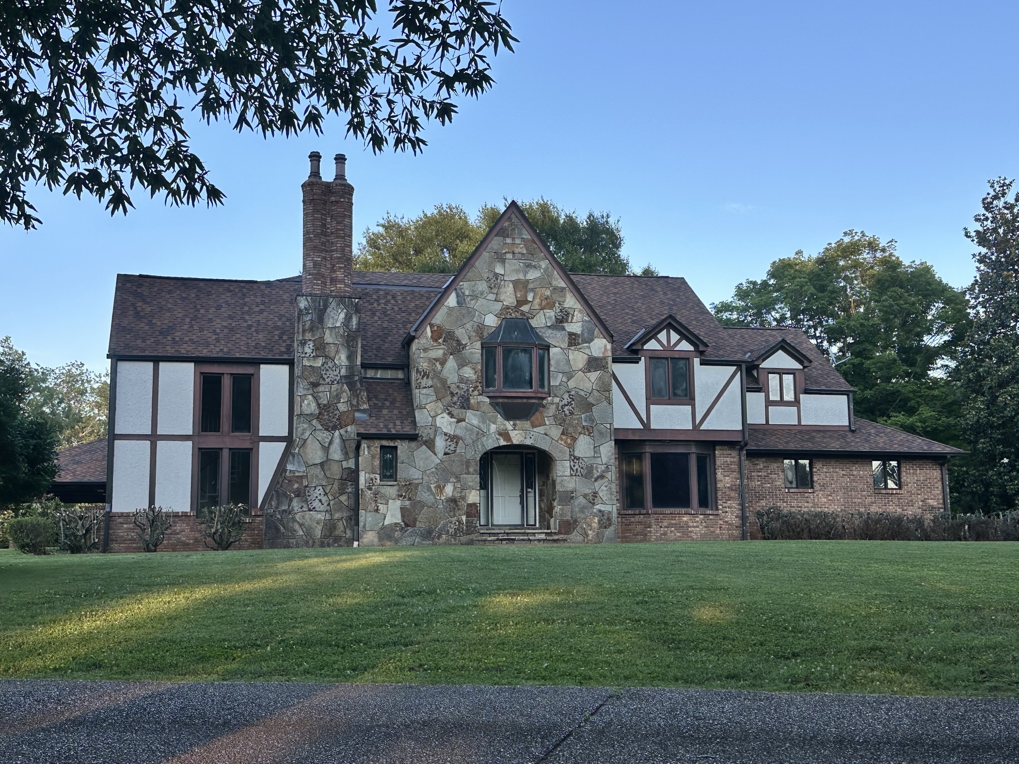 202 Oak Hill Dr