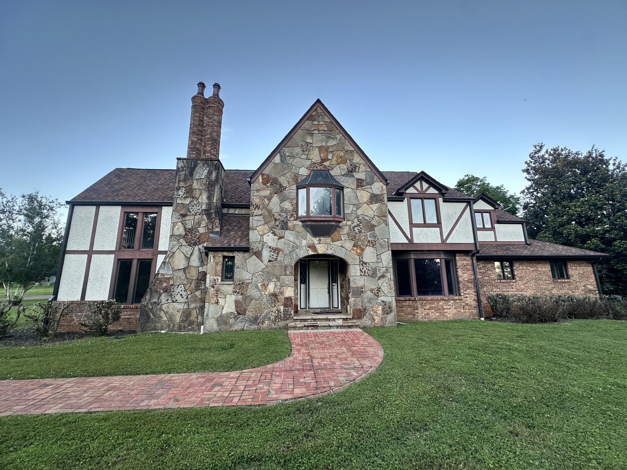 202 Oak Hill Dr