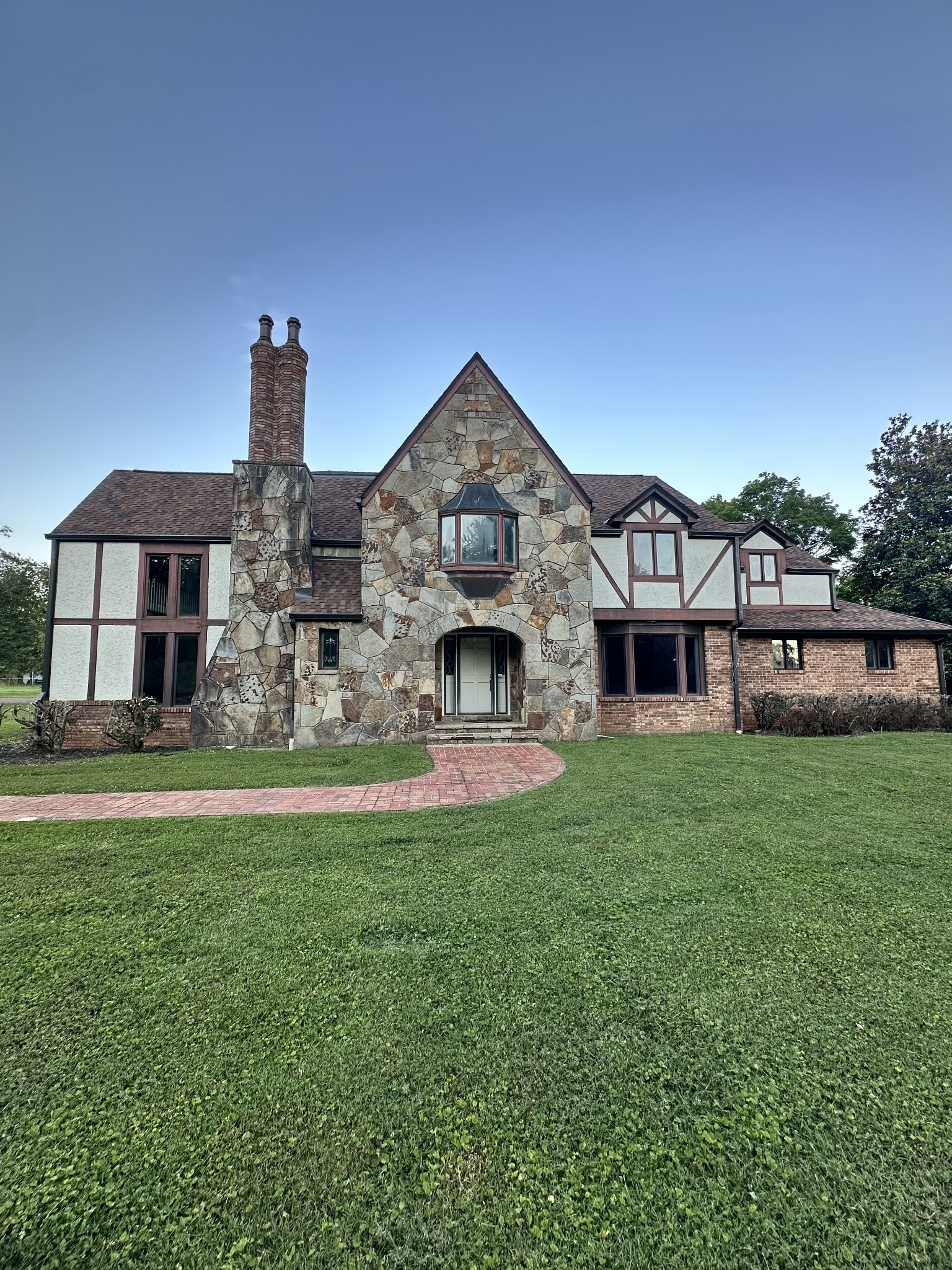 202 Oak Hill Dr