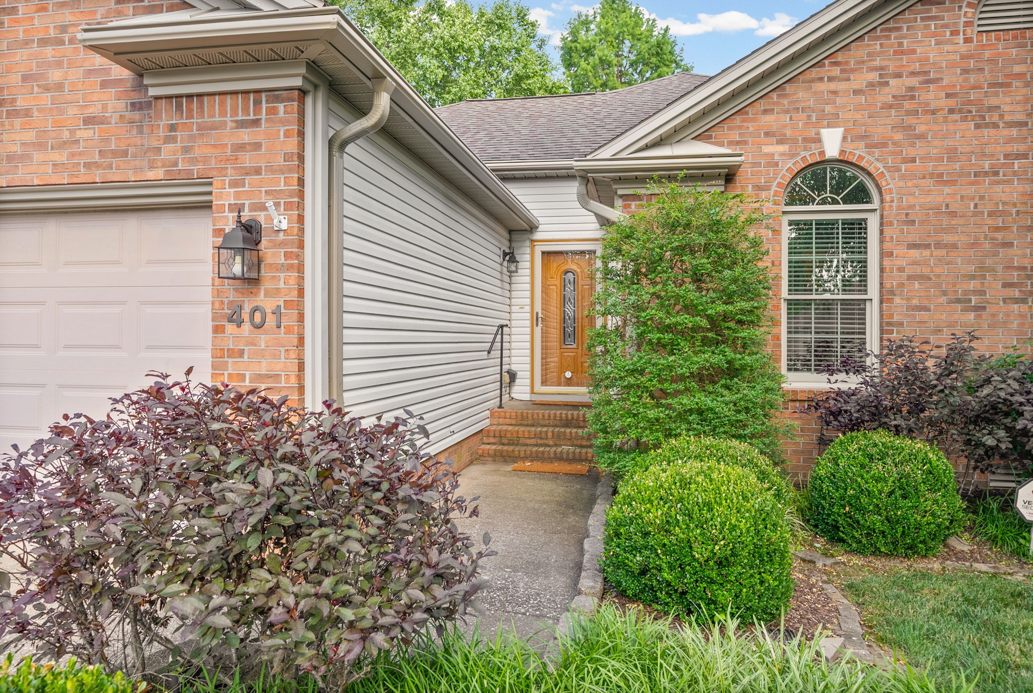 401 Irish Cir