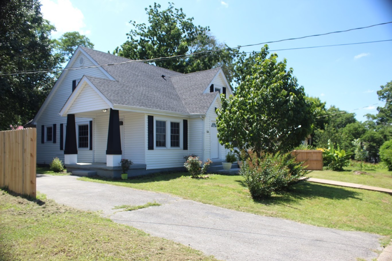 114 Oak St