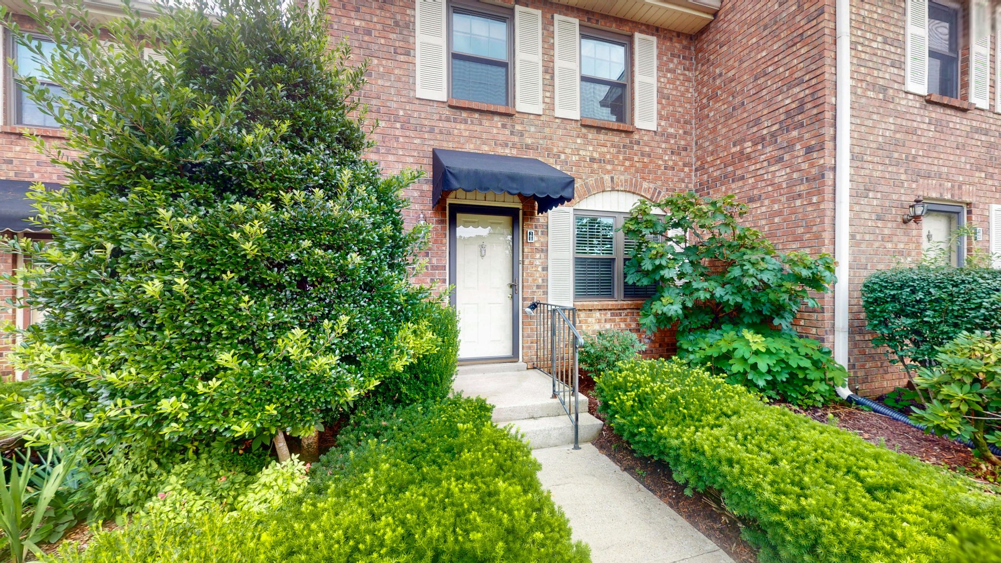 102 Thistle Ln