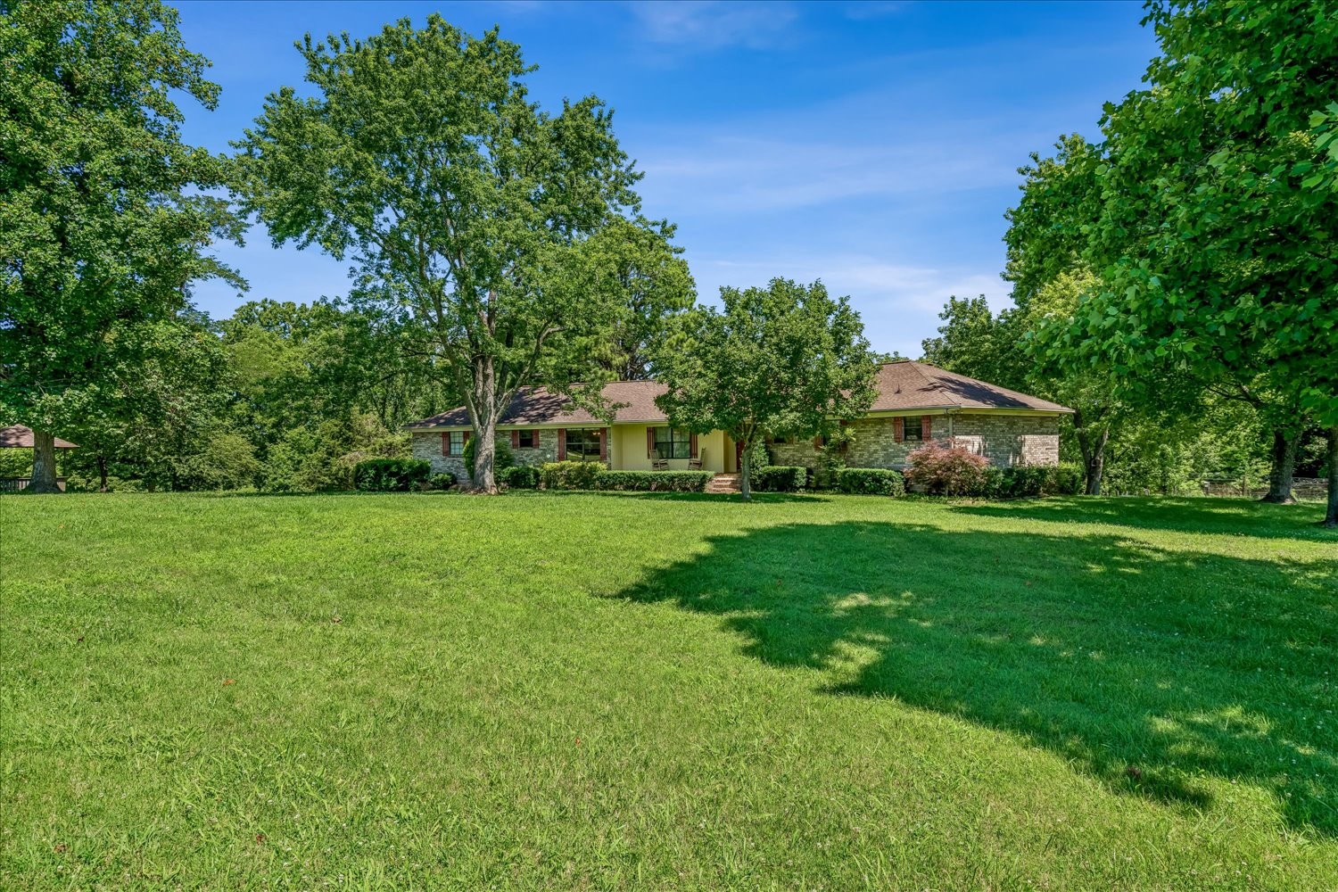 305 Tanglewood Dr
