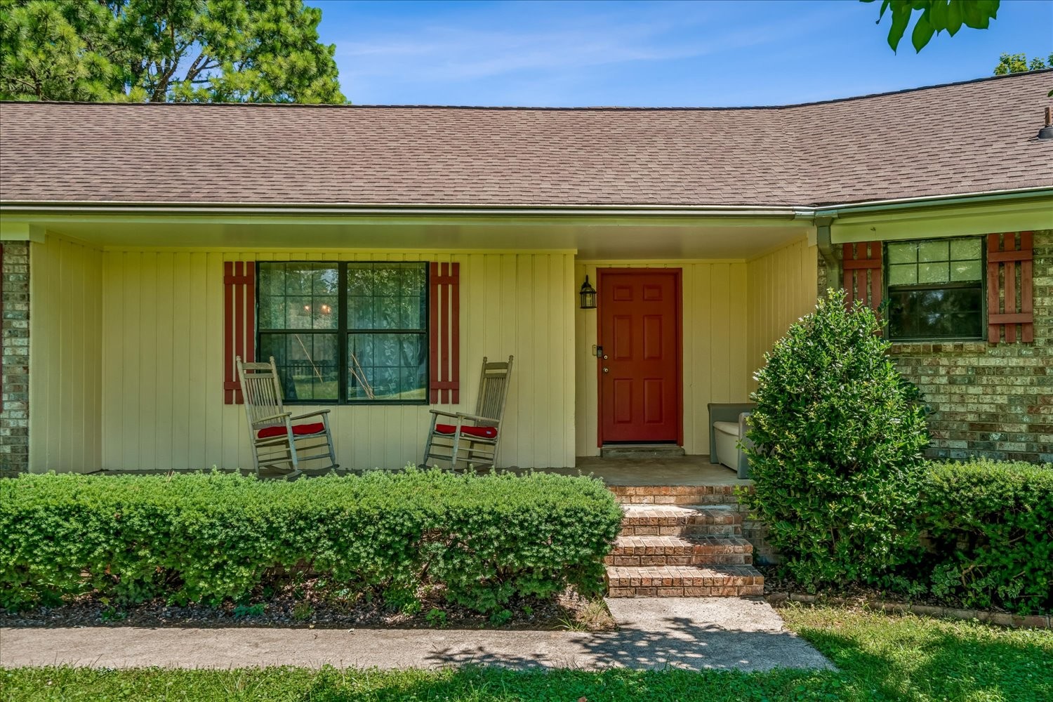 305 Tanglewood Dr
