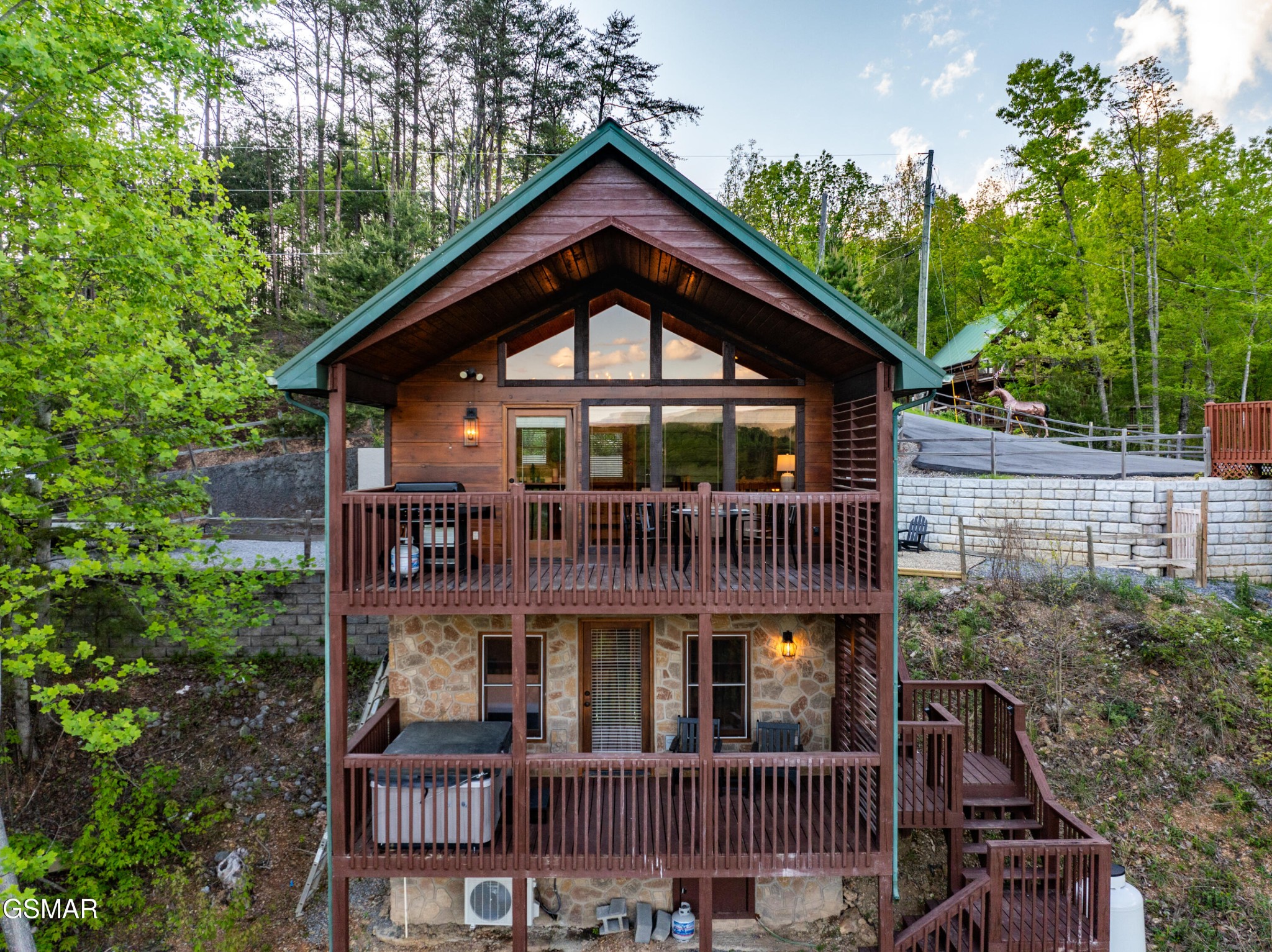 2633 Raccoon Hollow Way