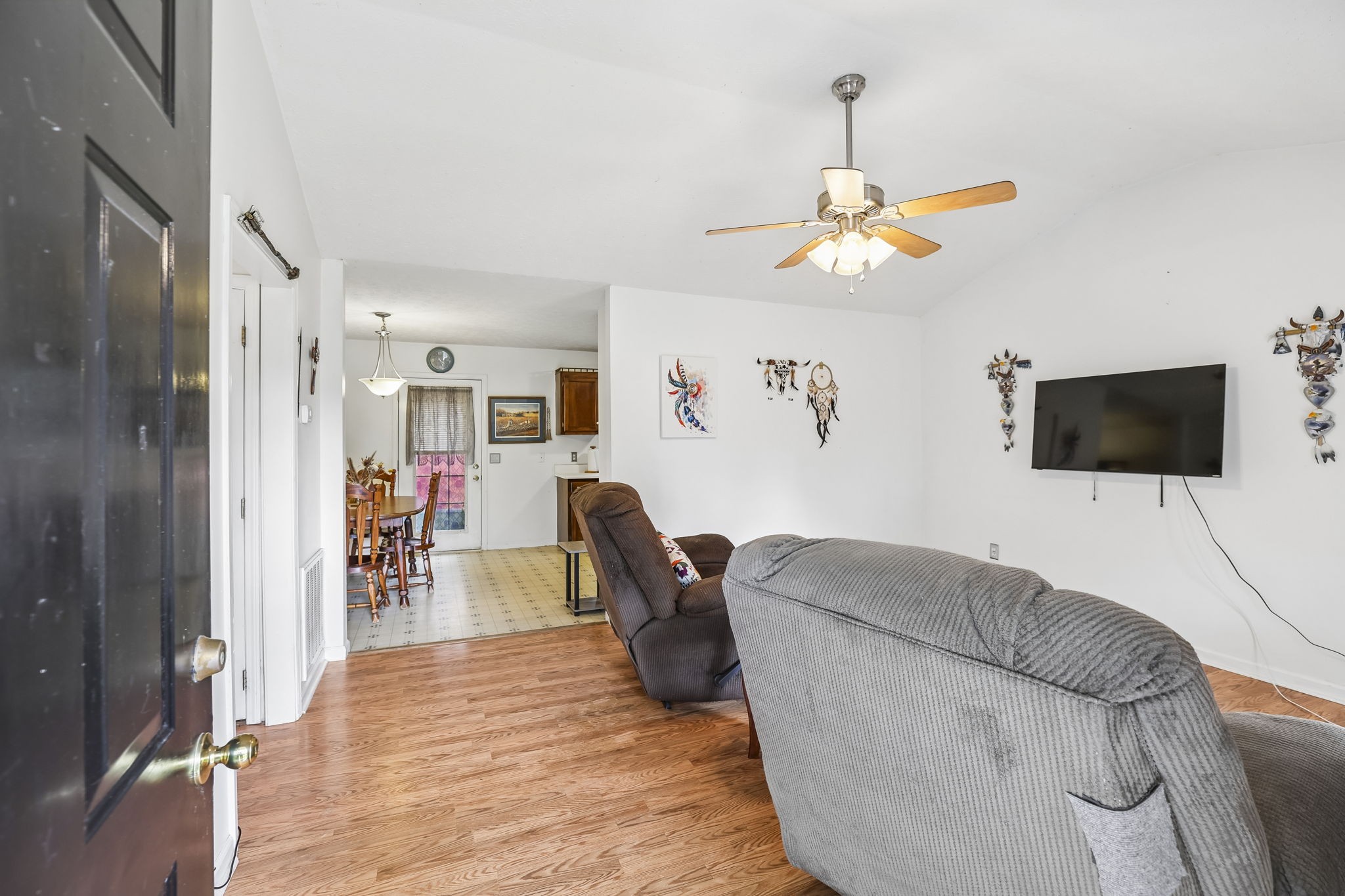 310 Redbud Ln