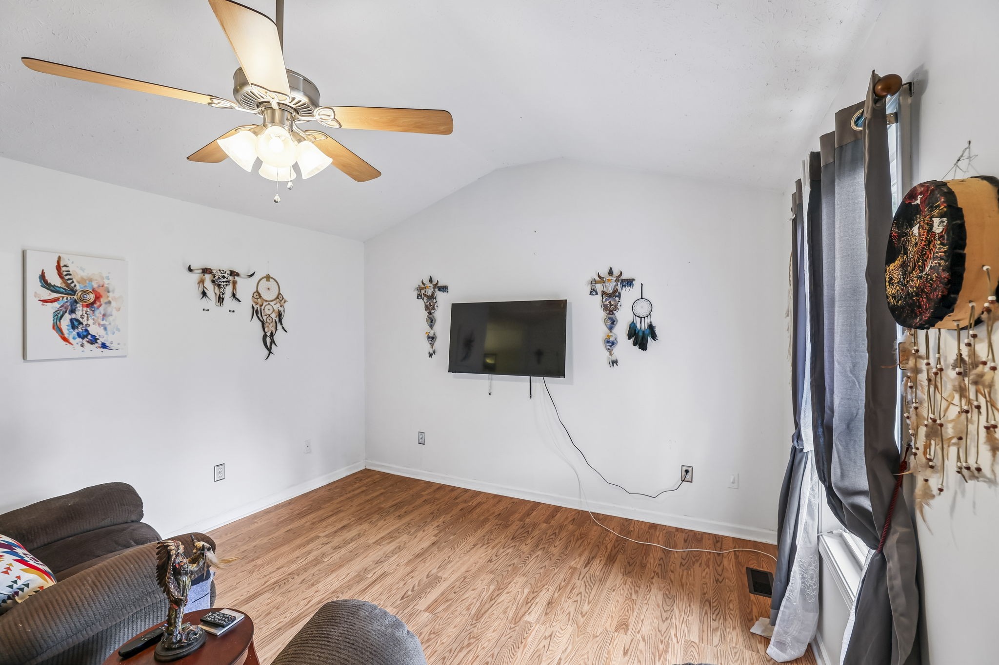 310 Redbud Ln