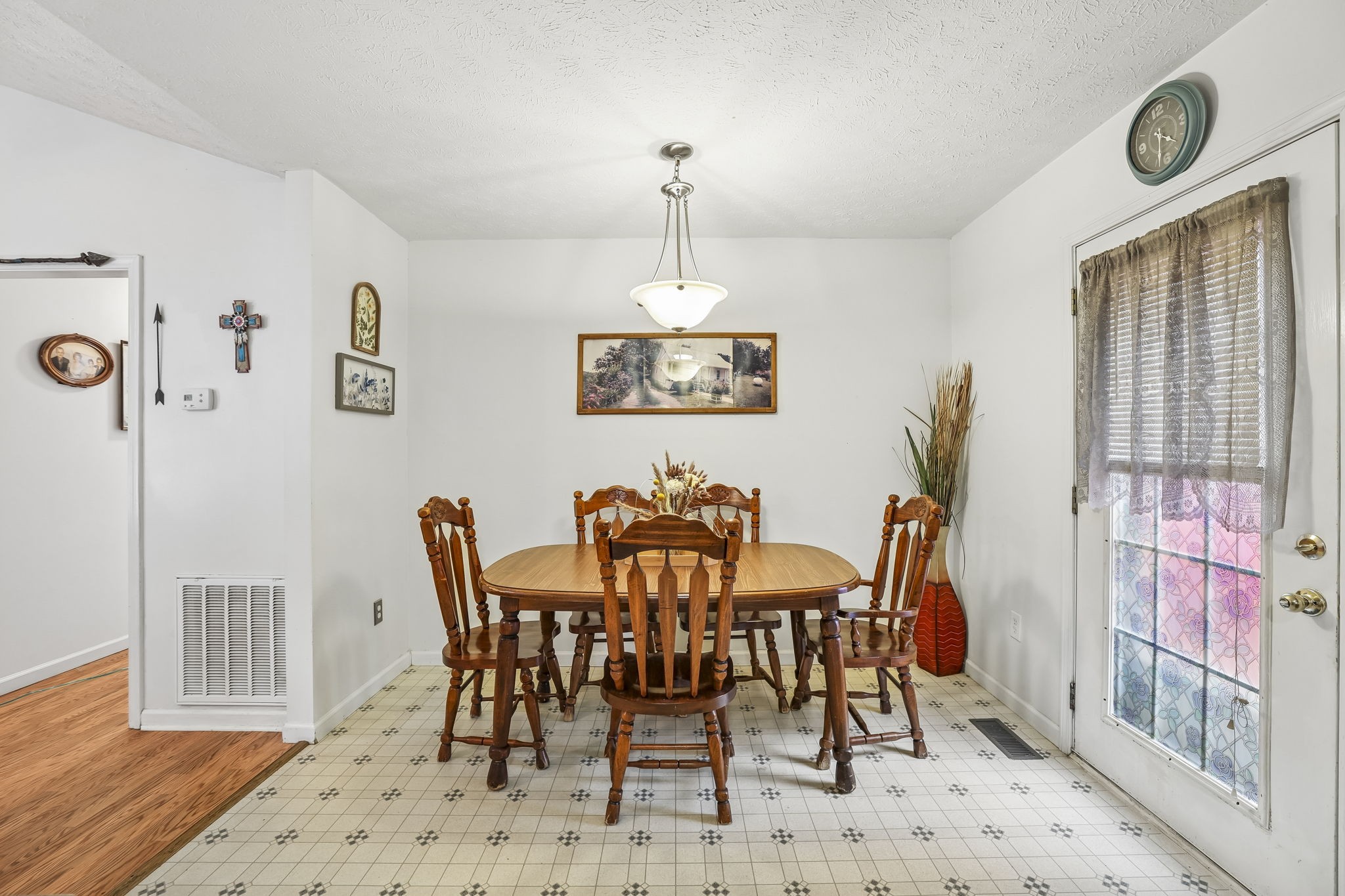310 Redbud Ln