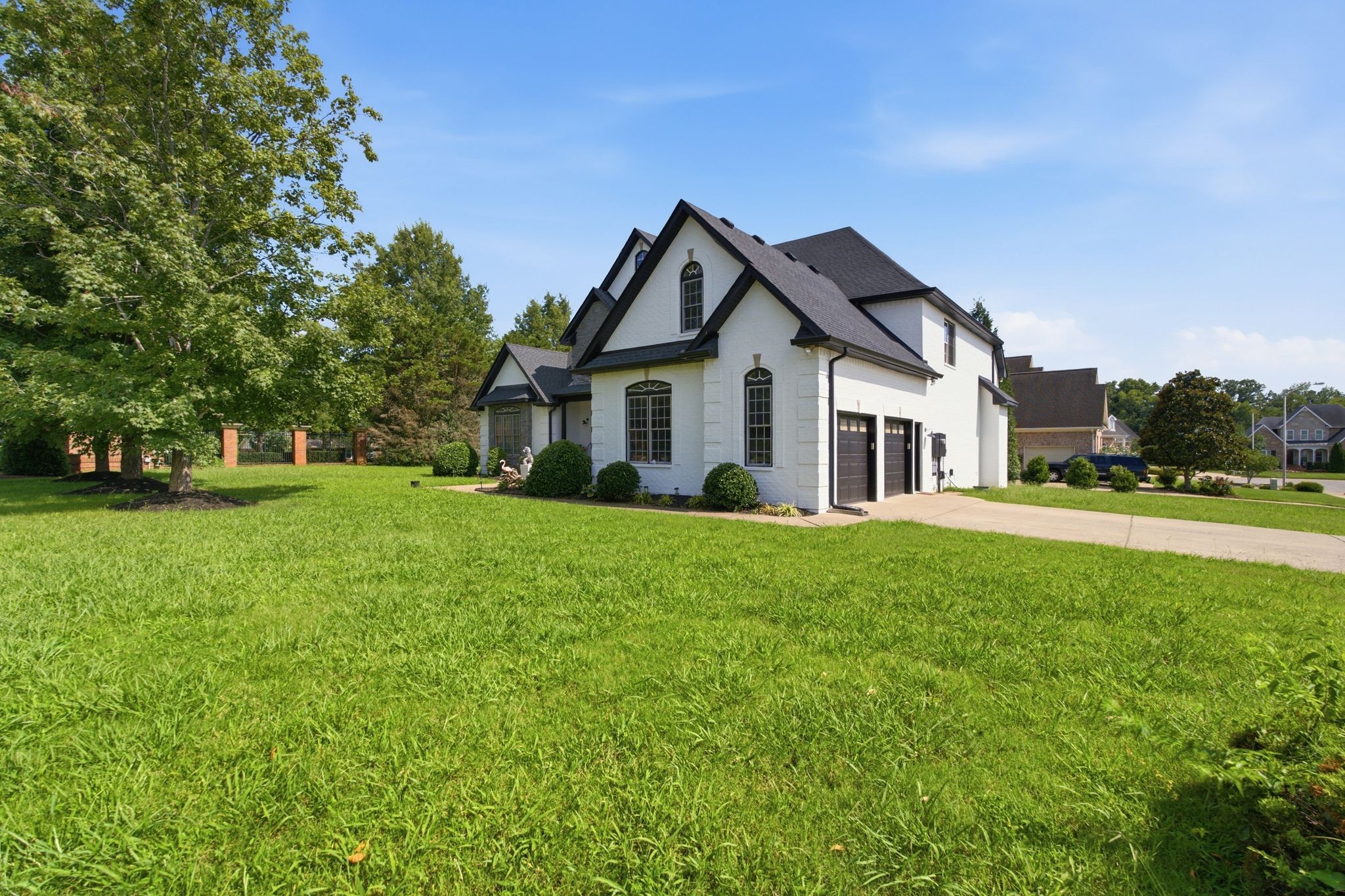 2205 Oakleigh Dr