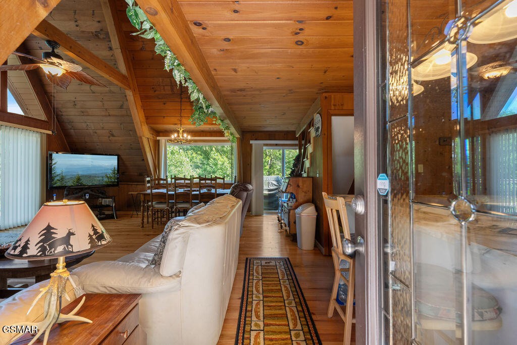 1105 Lower Alpine Way