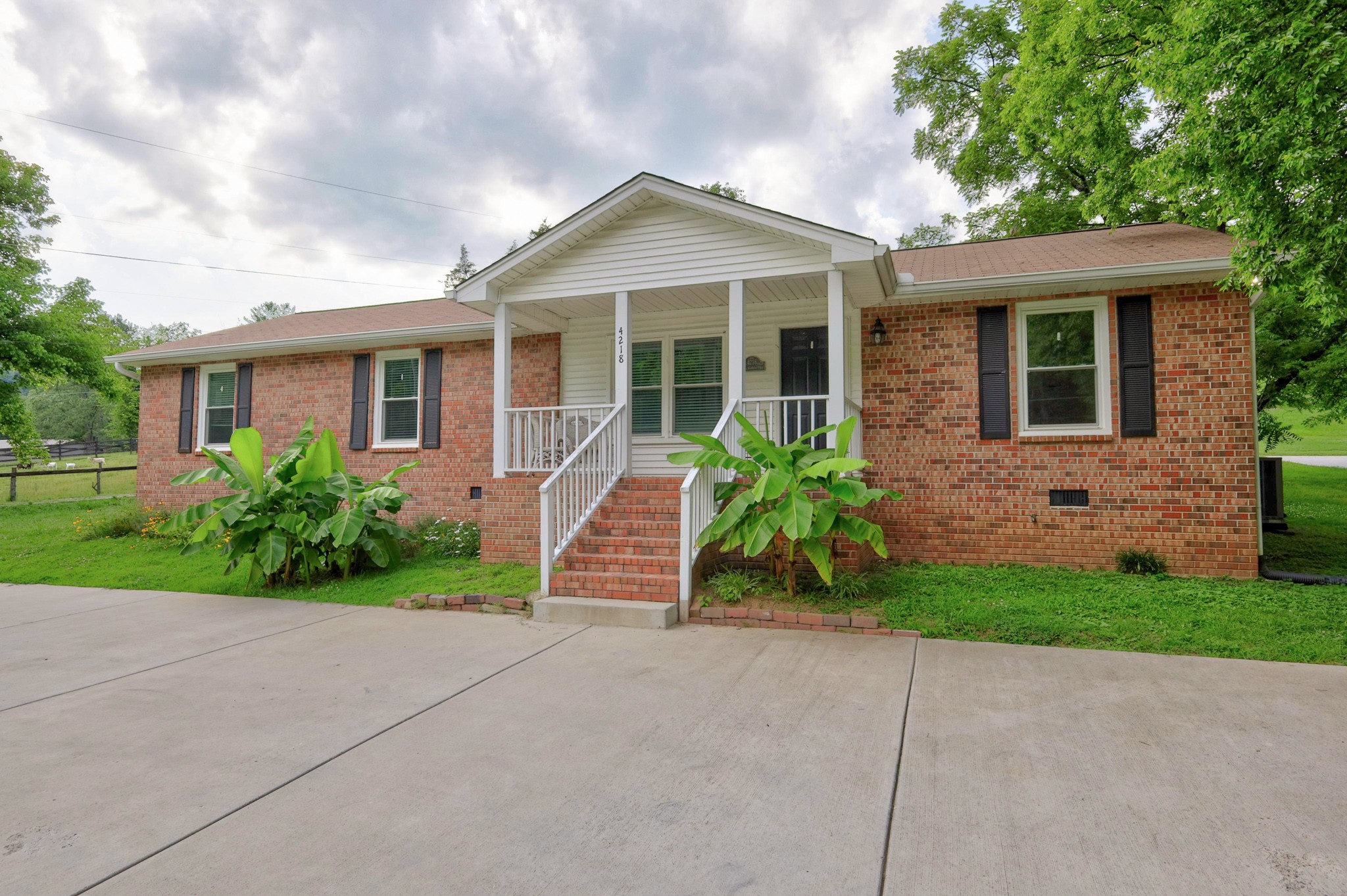 4218 Long Hollow Pike