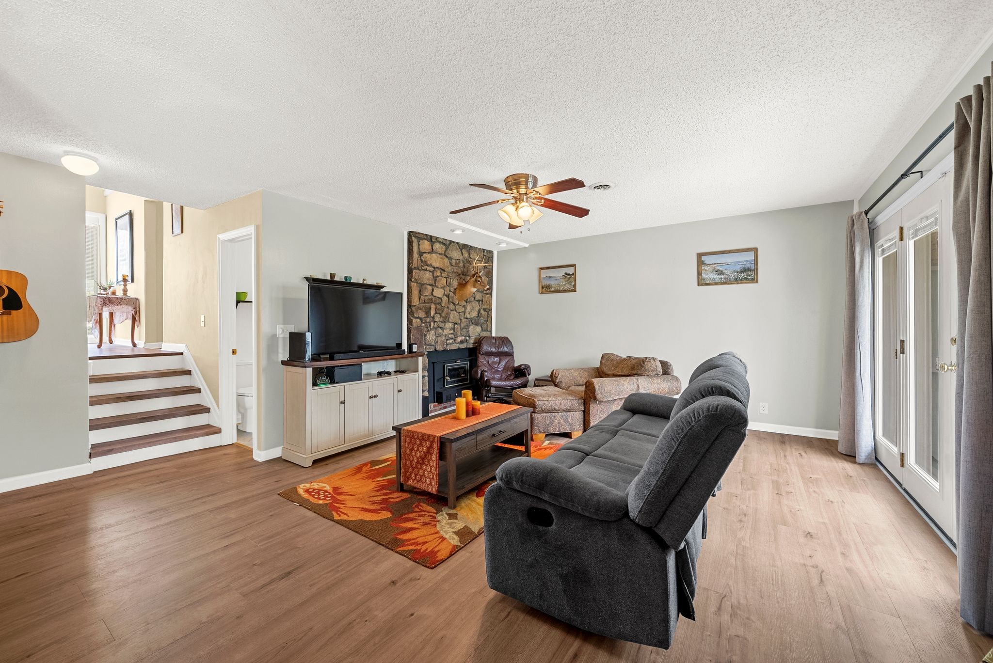 405 Raintree Pl